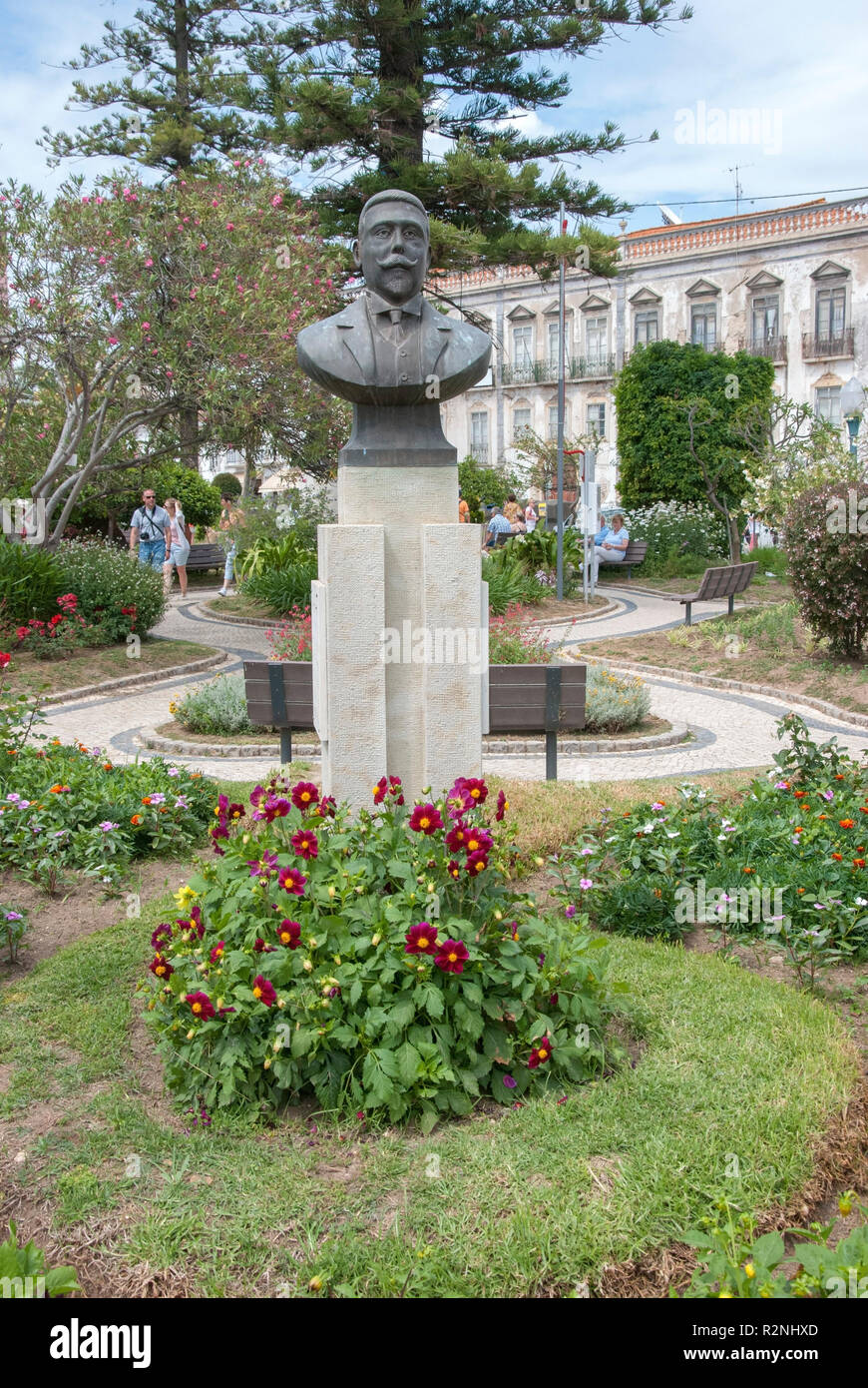 Bronzebüste von Doktor Antonio Padinha Tavira Portugal Bronze Metall büste Abbildung Bildnis Skulptur denkmal Gedenken an Mustachioed portugiesischen Mann m Stockfoto