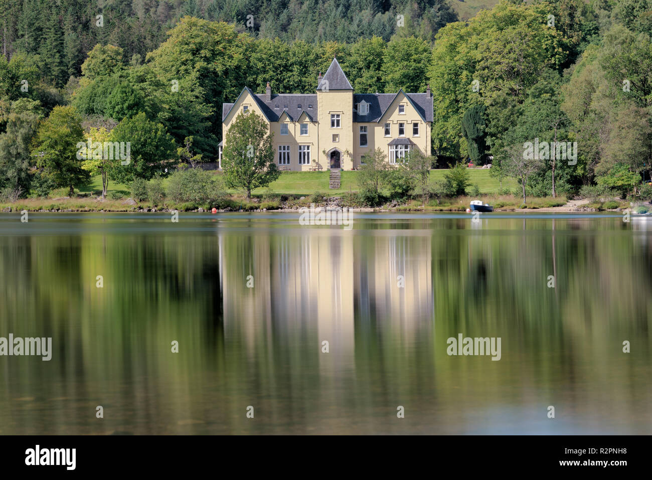 Glenfinnan Haus und in der Nähe von Loch Shiel Harry Potter Viadukt in Schottland Stockfoto