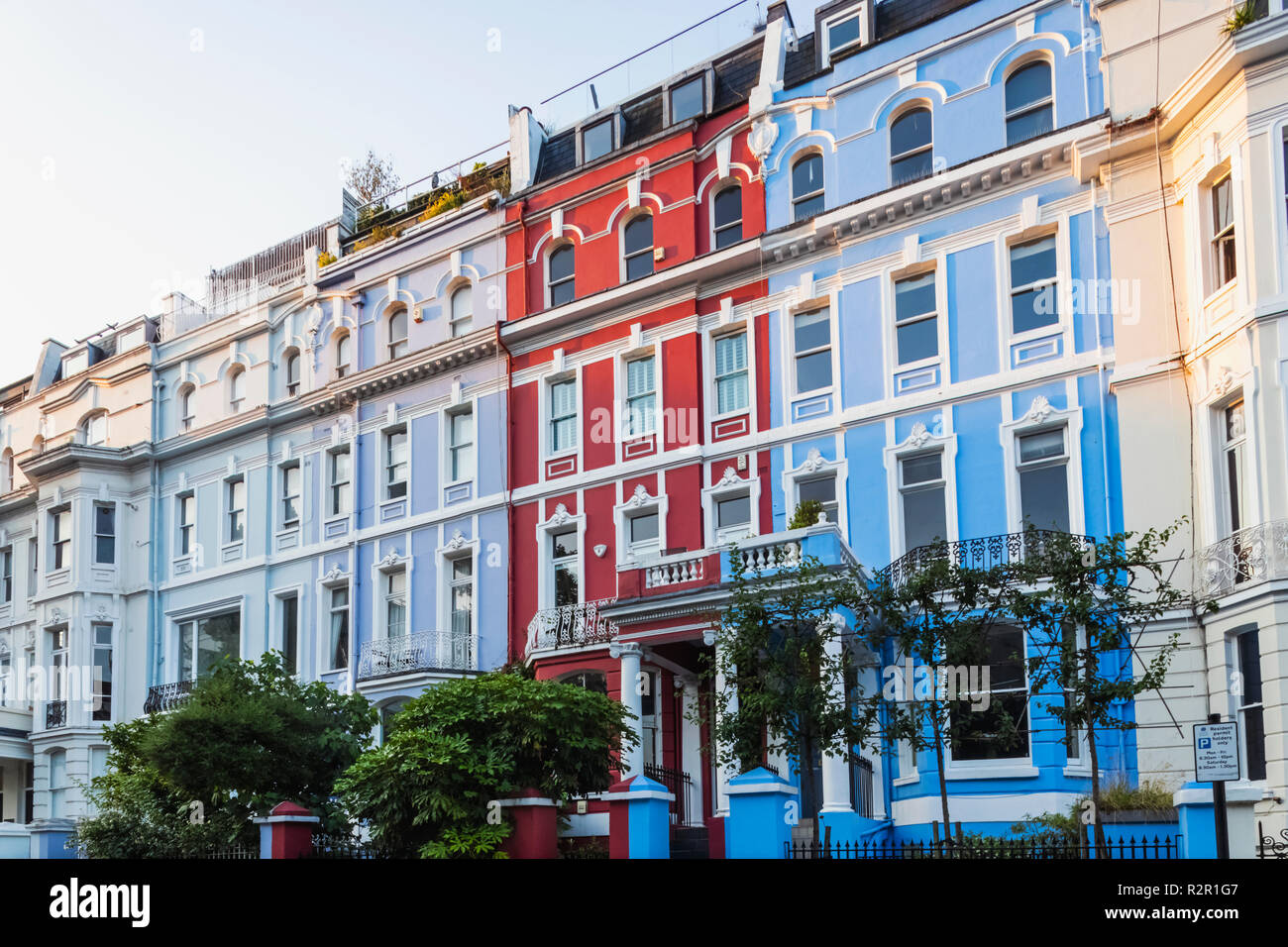 England, London, Notting Hill, Colville Terrasse, farbenfrohe Häuser Stockfoto