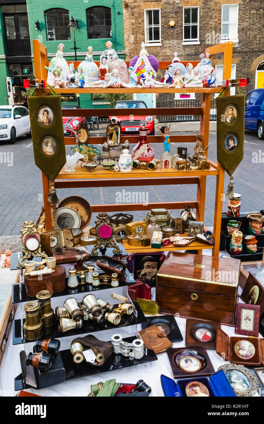 England, London, Bermondsey, Bermondsey Square, Bermondsey Antiquitäten, Antiquitäten Stall Anzeige Stockfoto