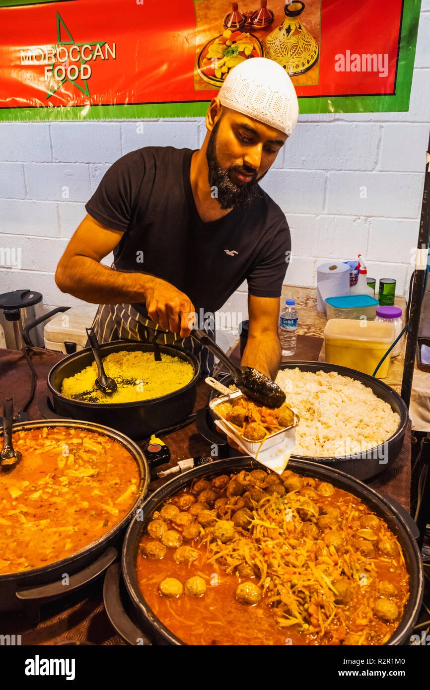 England, London, Shoreditch, Brick Lane, Street Food stall Verkaufen marokkanisches Essen Stockfoto