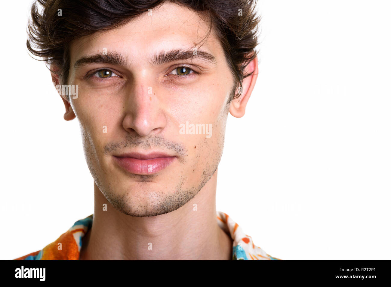 Nahaufnahme von jungen hübschen Hispanic Mann Stockfoto