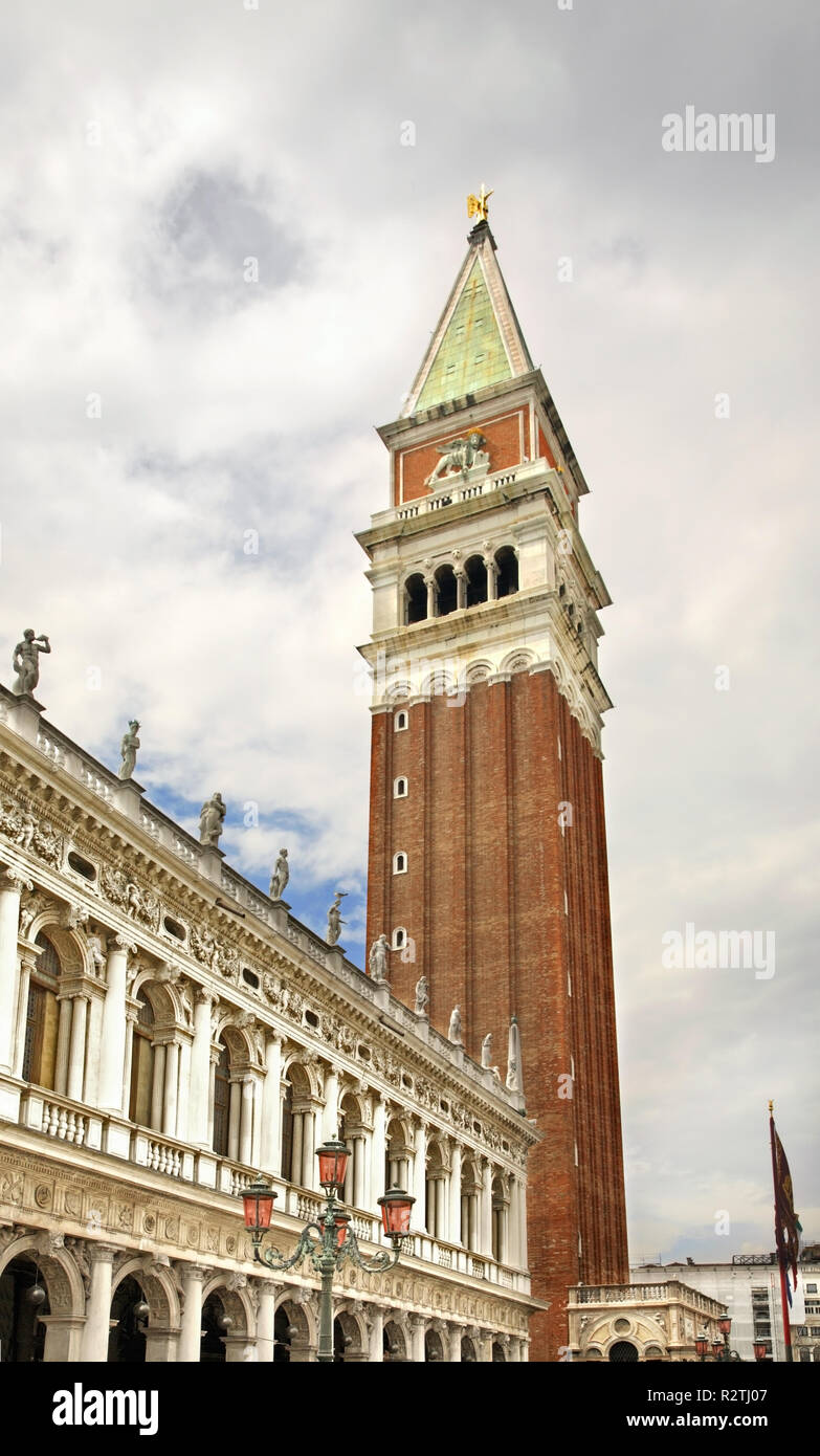 Glockenturm der Basilika von San Marco in Venedig. Italien Stockfoto