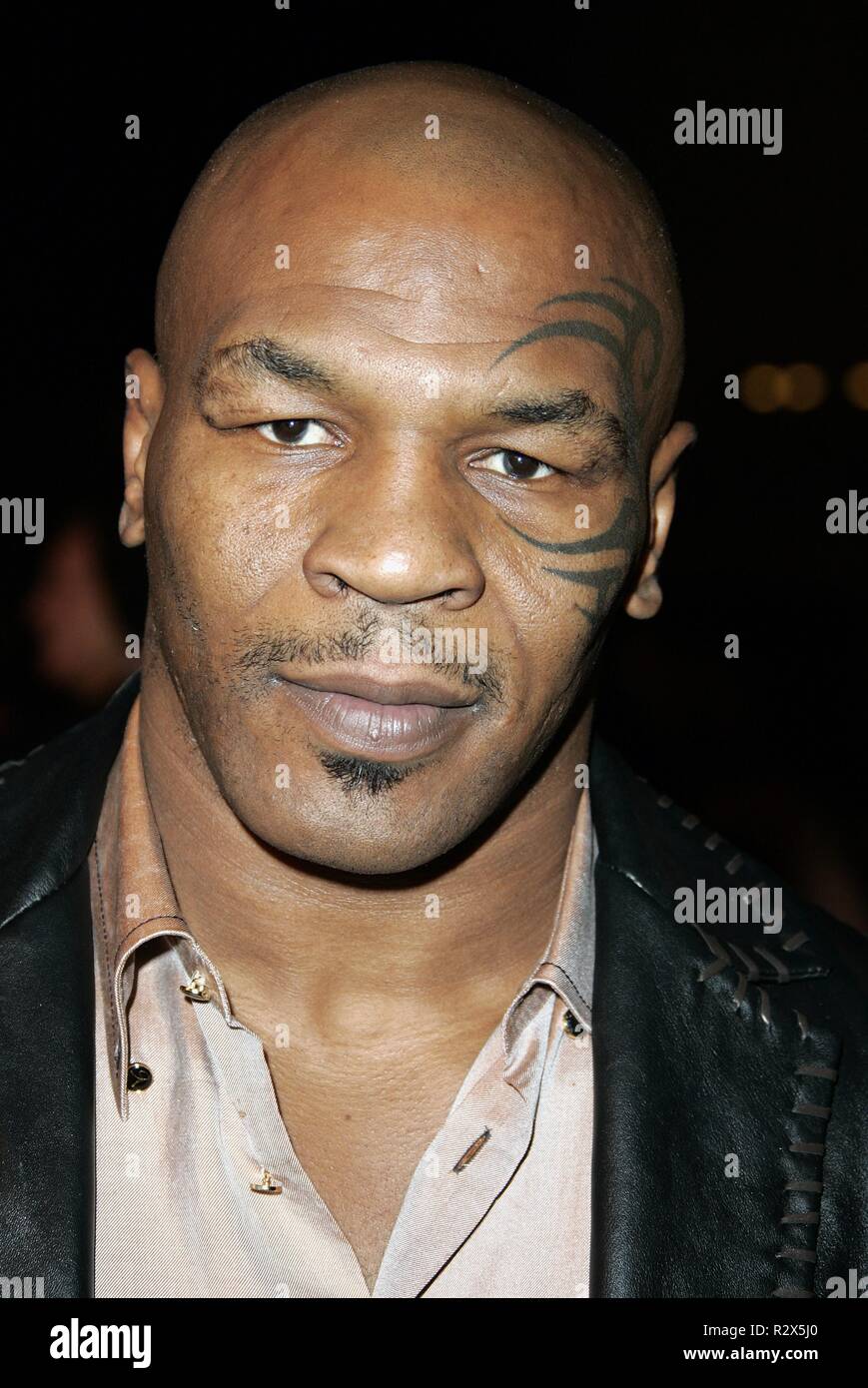 MIKE TYSON bekommen RICH OR DIE tryin ' Weltpremiere CHINESE THEATRE HOLLYWOOD LOS ANGELES USA 2. November 2005 Stockfoto