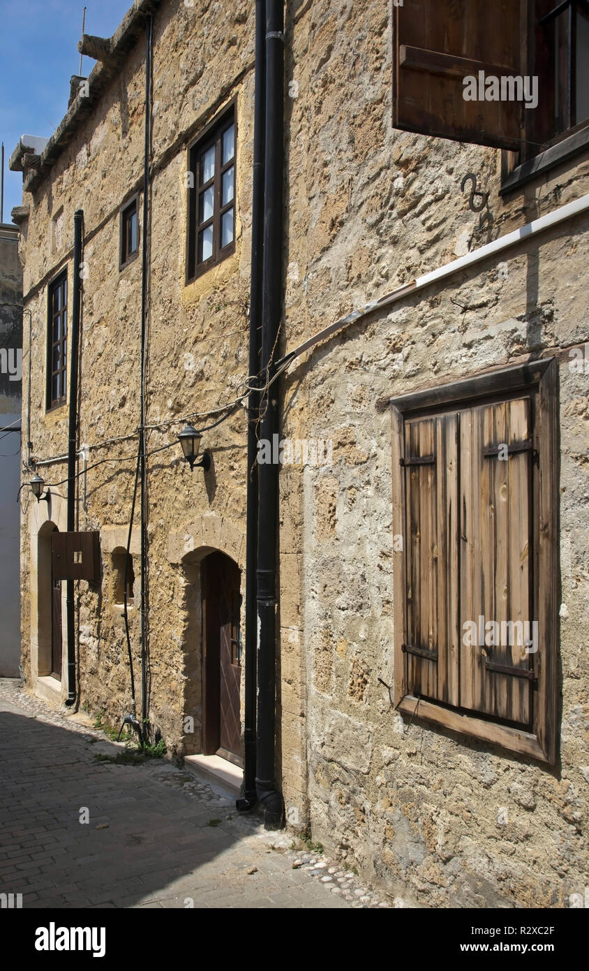 Alte Straße im historischen Viertel von Kyrenia. Zypern Stockfoto