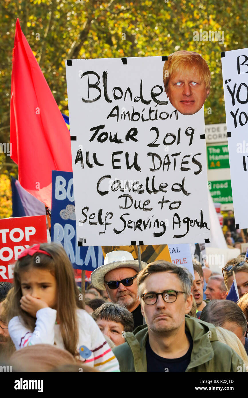 Zehntausende von Menschen beteiligen sich an der Abstimmung März für die Zukunft im Zentrum von London. Der März, die die Abstimmung Kampagne organisiert wird von jungen Menschen fordern, einen Menschen auf dem Brexit Abkommen geführt. Mit: Atmosphäre, Wo: London, Vereinigtes Königreich, wenn: 20 Okt 2018 Credit: Dinendra Haria/WANN Stockfoto