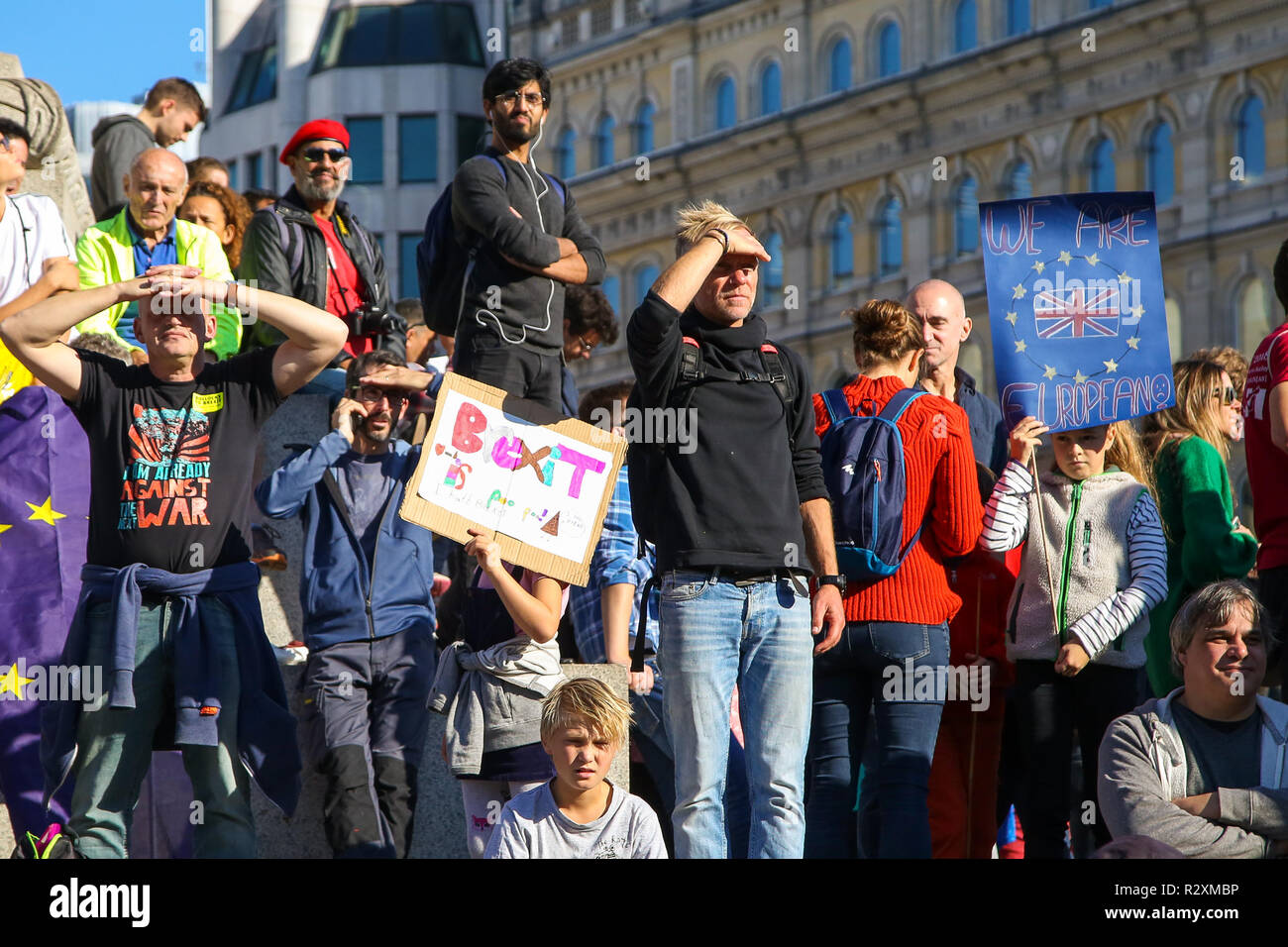 Zehntausende von Menschen beteiligen sich an der Abstimmung März für die Zukunft im Zentrum von London. Der März, die die Abstimmung Kampagne organisiert wird von jungen Menschen fordern, einen Menschen auf dem Brexit Abkommen geführt. Mit: Atmosphäre, Wo: London, Vereinigtes Königreich, wenn: 20 Okt 2018 Credit: Dinendra Haria/WANN Stockfoto