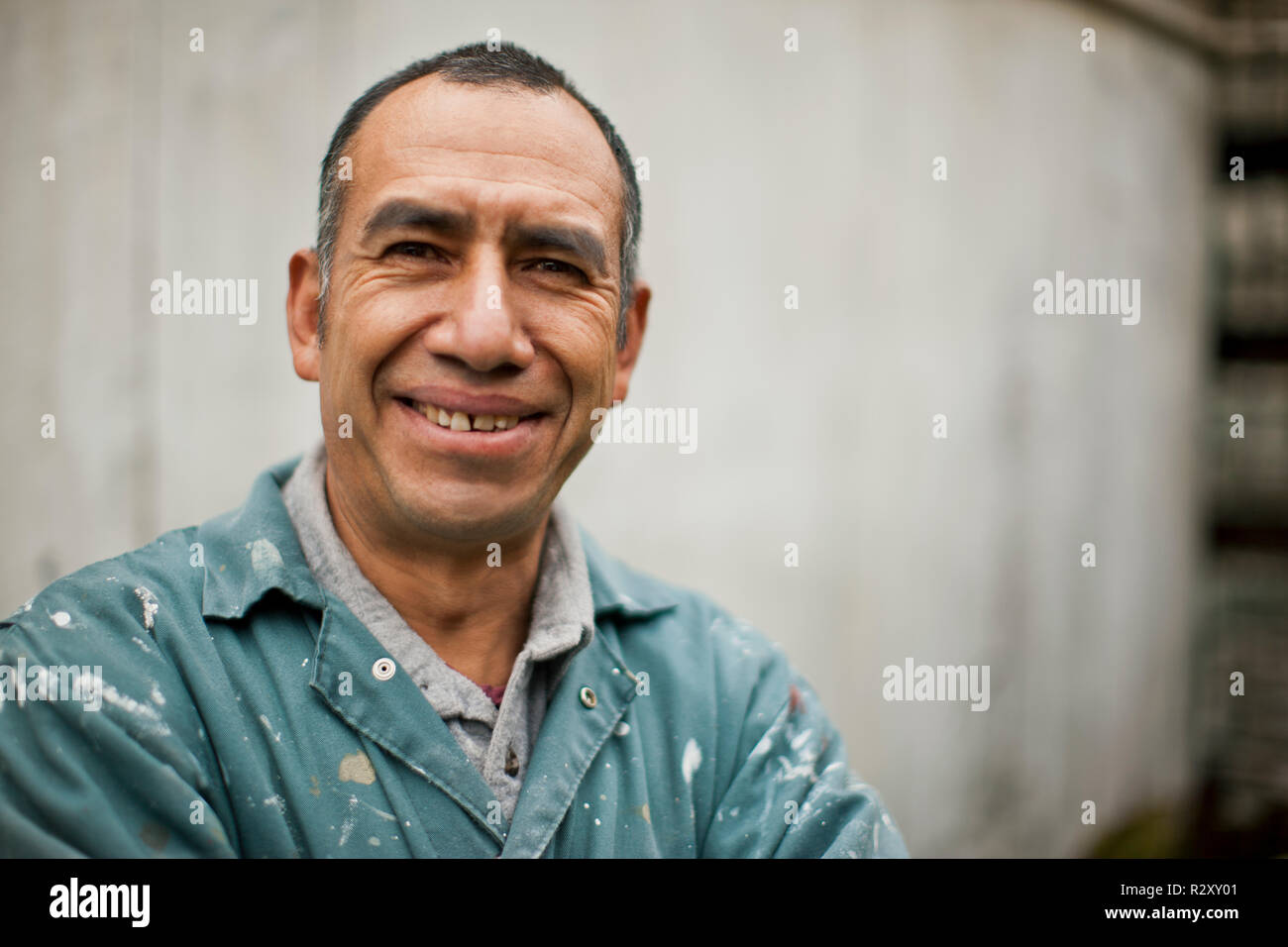 Porträt einer lächelnden Mann mittleren Alters. Stockfoto
