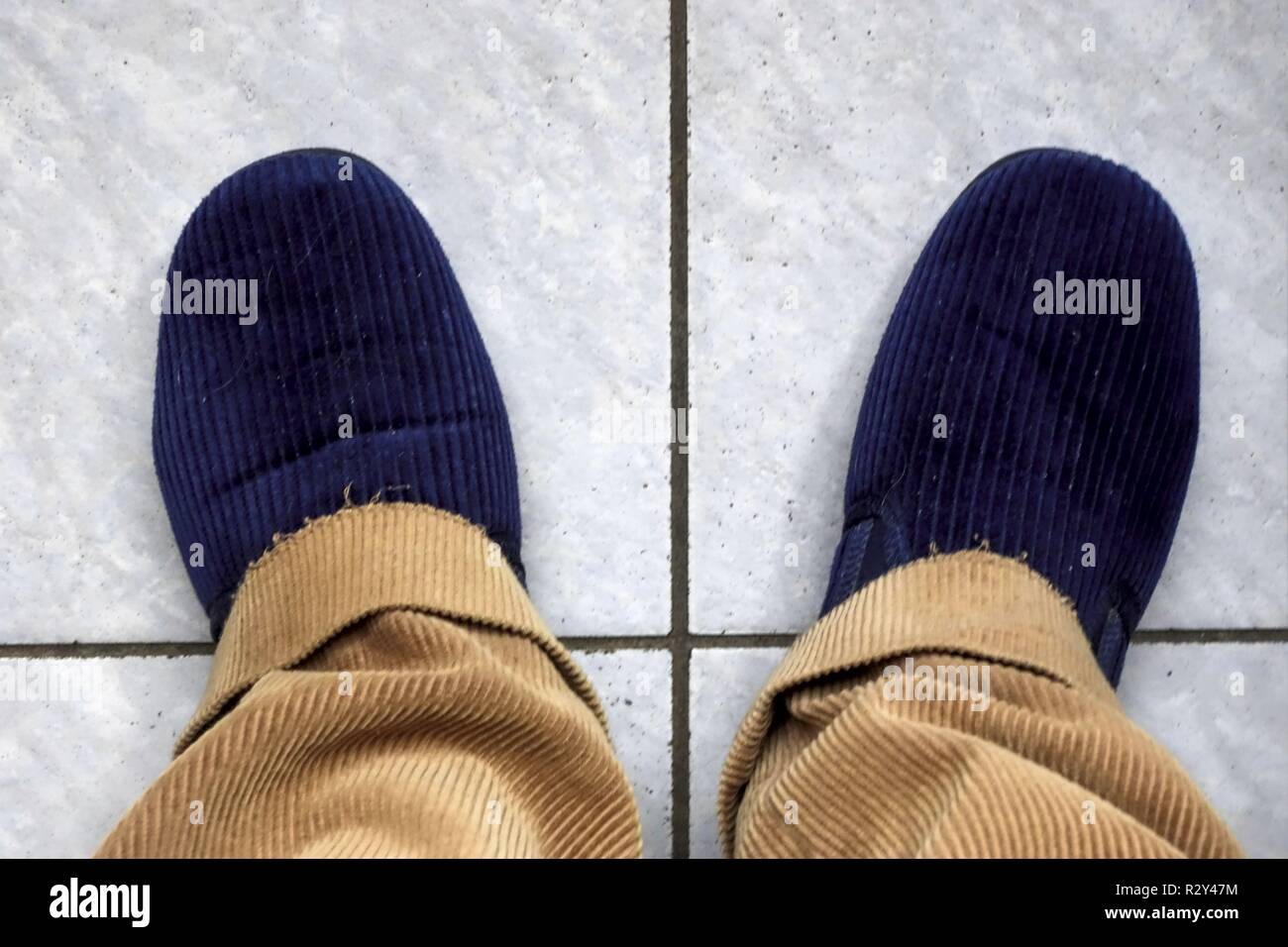 Ein Paar der neuen Herren Hausschuhe Stockfoto