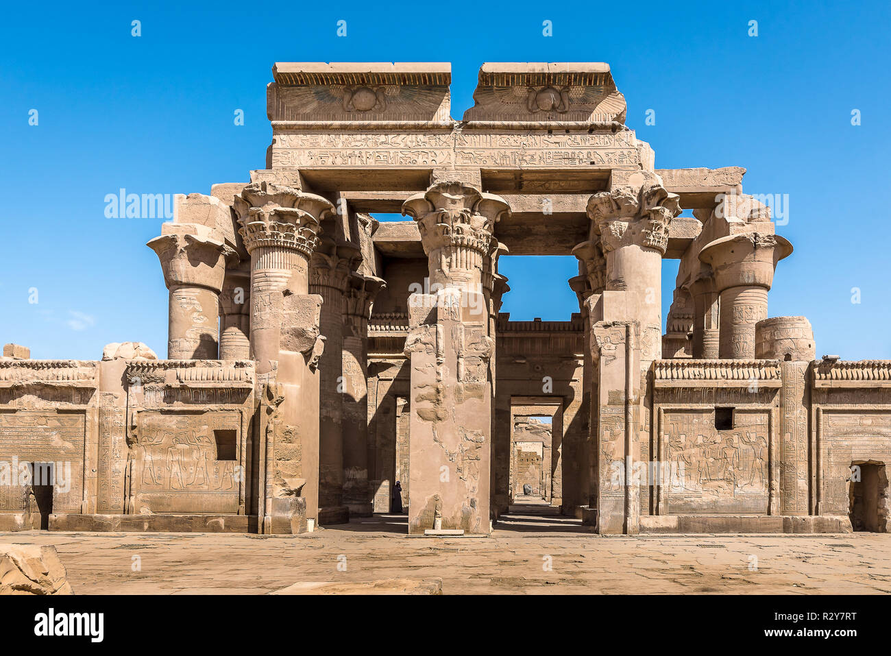 Die Graeco römischen Tempel in Kom Ombo gewidmet der Krokodilgott Sobek und Horus der Falcon - vorangegangen Gott. Ägypten, 26. Oktober 2018 Stockfoto