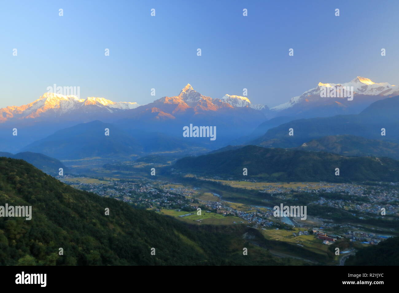Morgen, Sonnenaufgang am Annapurna Bergkette von Pokhara in Nepal Stockfoto