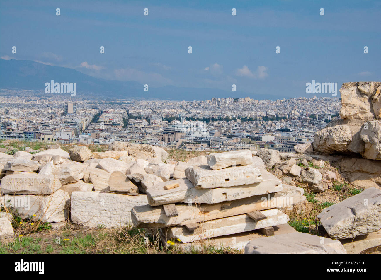 Ein Blick auf Athen von der Akropolis. Stockfoto