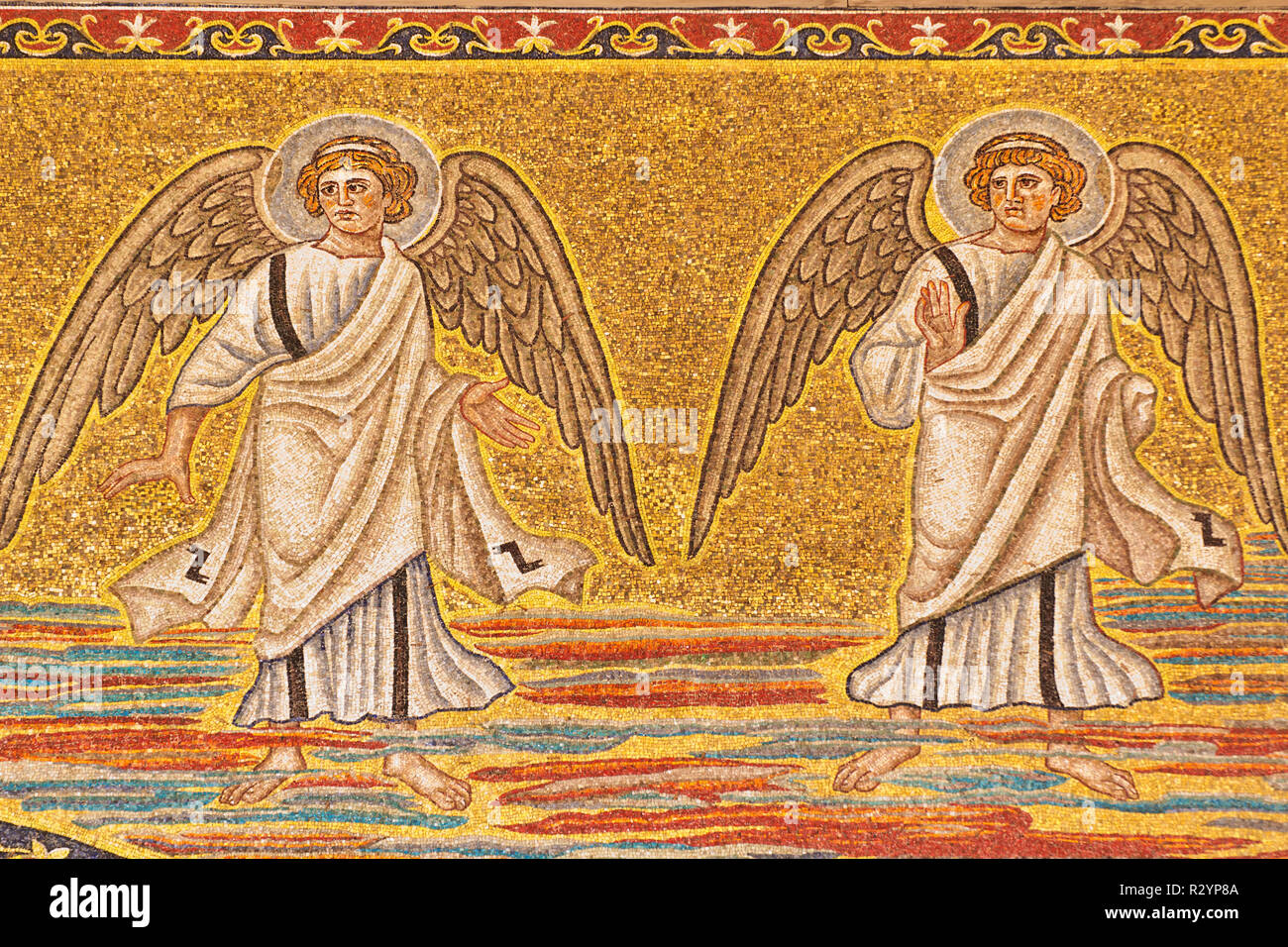 Zwei Engel - Detail des 6. Jahrhunderts Mosaik (530 AC) - Meisterwerk der frühen christlichen Kunst - Basilika Santi Cosma e Damiano Stockfoto