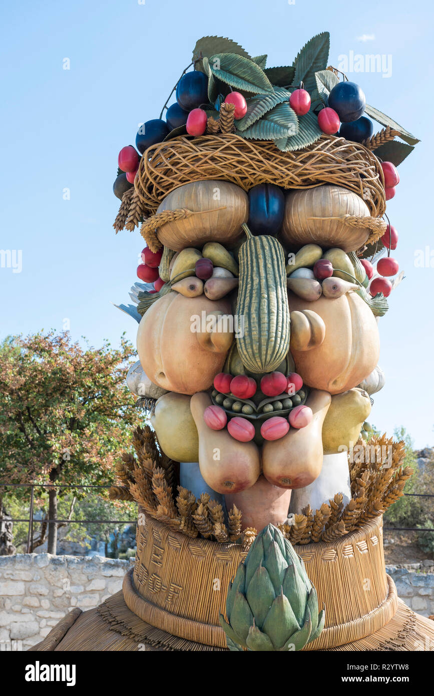 Die Giganten der Arcimboldo. Vier Monumentale Installationen von den
