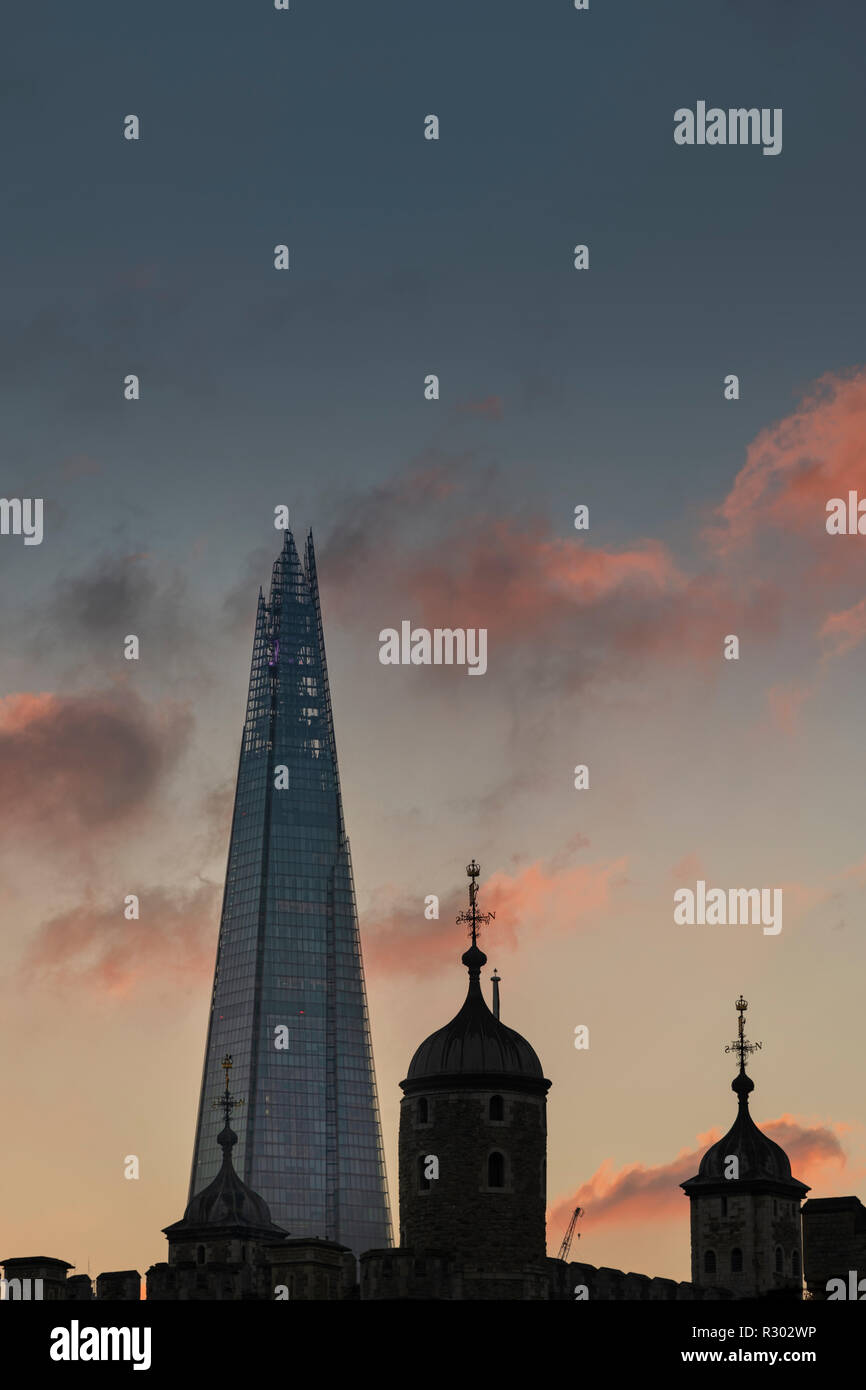Der Shard und dem Tower von London bei Sonnenuntergang Stockfoto