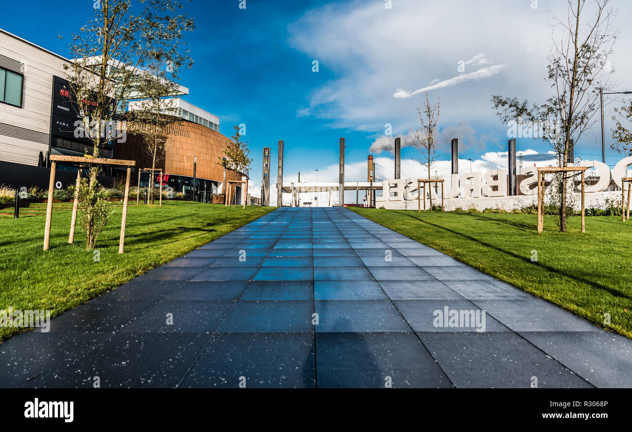 Blick über die Neue Docks Bruxsel Shopping Mall in Brüssel, Belgien Stockfoto