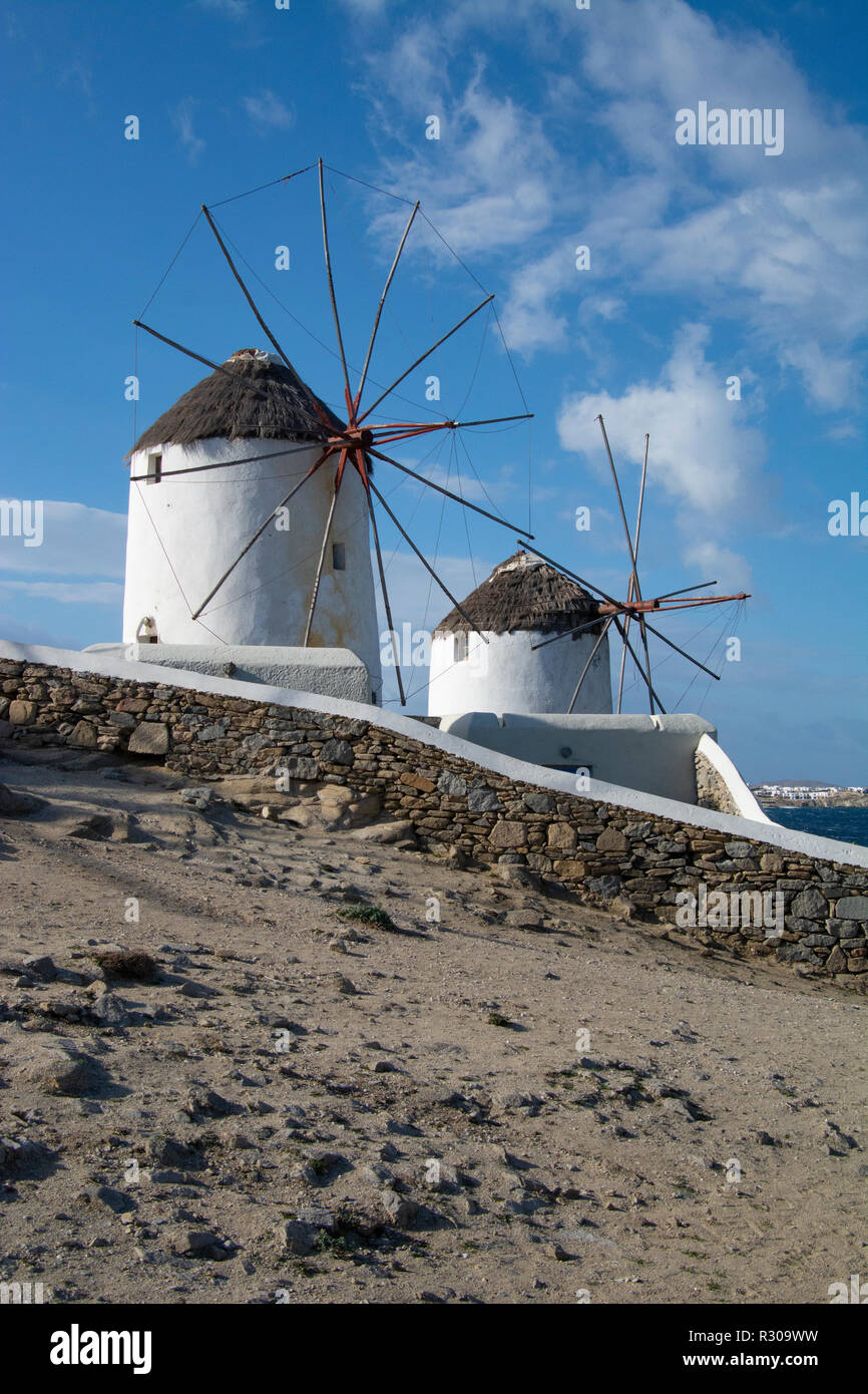 Die Windmühlen von Mykonos. Stockfoto