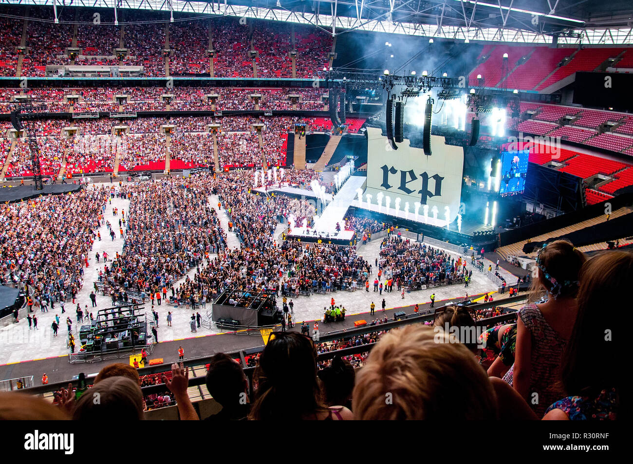 Wembley Stadium Concert Stockfotos Und Bilder Kaufen Alamy