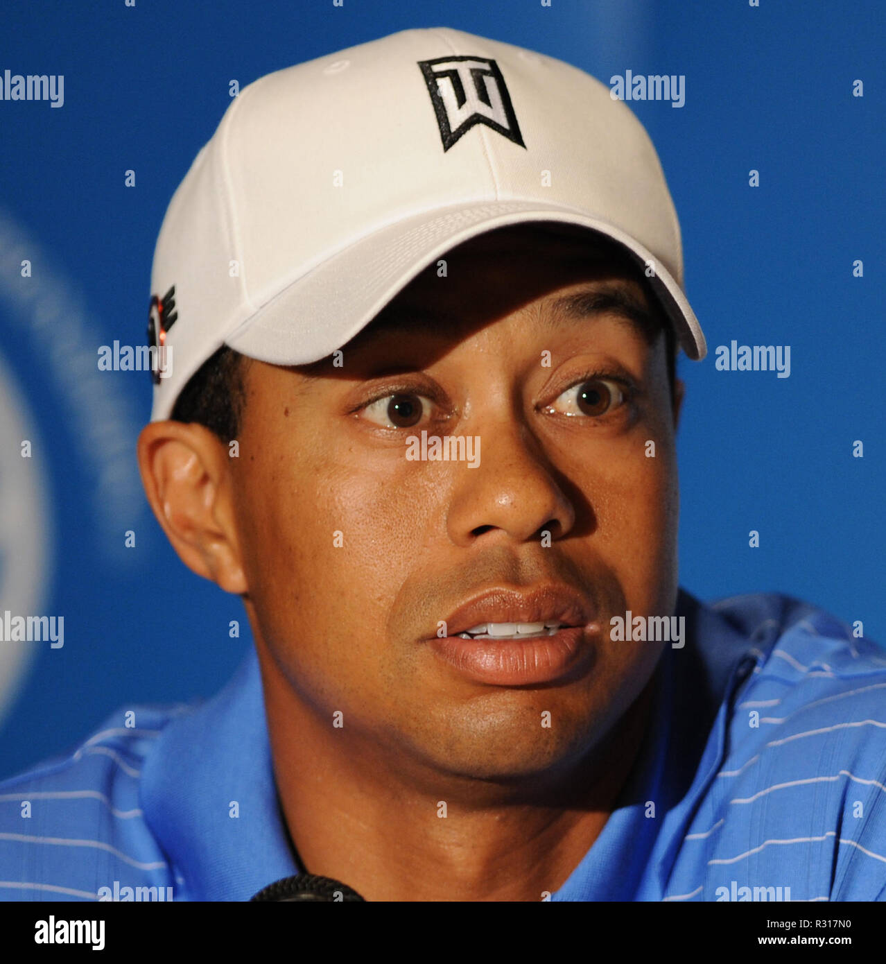 DORAL, Florida - 20. NOVEMBER: (Fotos) Das Warten hat ein Ende. Capital One's das Spiel zum ersten Mal, Kopf-an-Kopf Duell zwischen 14 - Zeithauptmeister Tiger Woods und fünf Zeithauptmeister Phil Mickelson. Die Einsätze sind hoch, mit Tiger und Phil für die winner-take-all $ 9 Million Preis konkurrieren, der Freitag nach Thanksgiving, bei der exklusiven Shadow Creek Golf Course in Las Vegas Leute: Tiger Woods Stockfoto