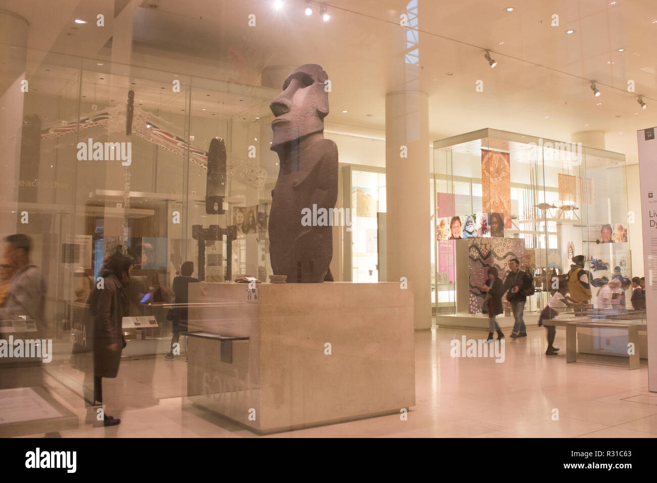 London, Großbritannien. 21. November 2018. Der Gouverneur der östlichen Insel hat das British Museum gebeten, seine berühmten Basalt Statue als Hoa Hakannai' ein Zurückgehen auf über AD 1000-1200 auf Rapa Nui/Eastern Insel im Südpazifik 1869 Queen Victoria gespendet wurde bekannt, zurückzukehren. Credit: Amer ghazzal/Alamy leben Nachrichten Stockfoto