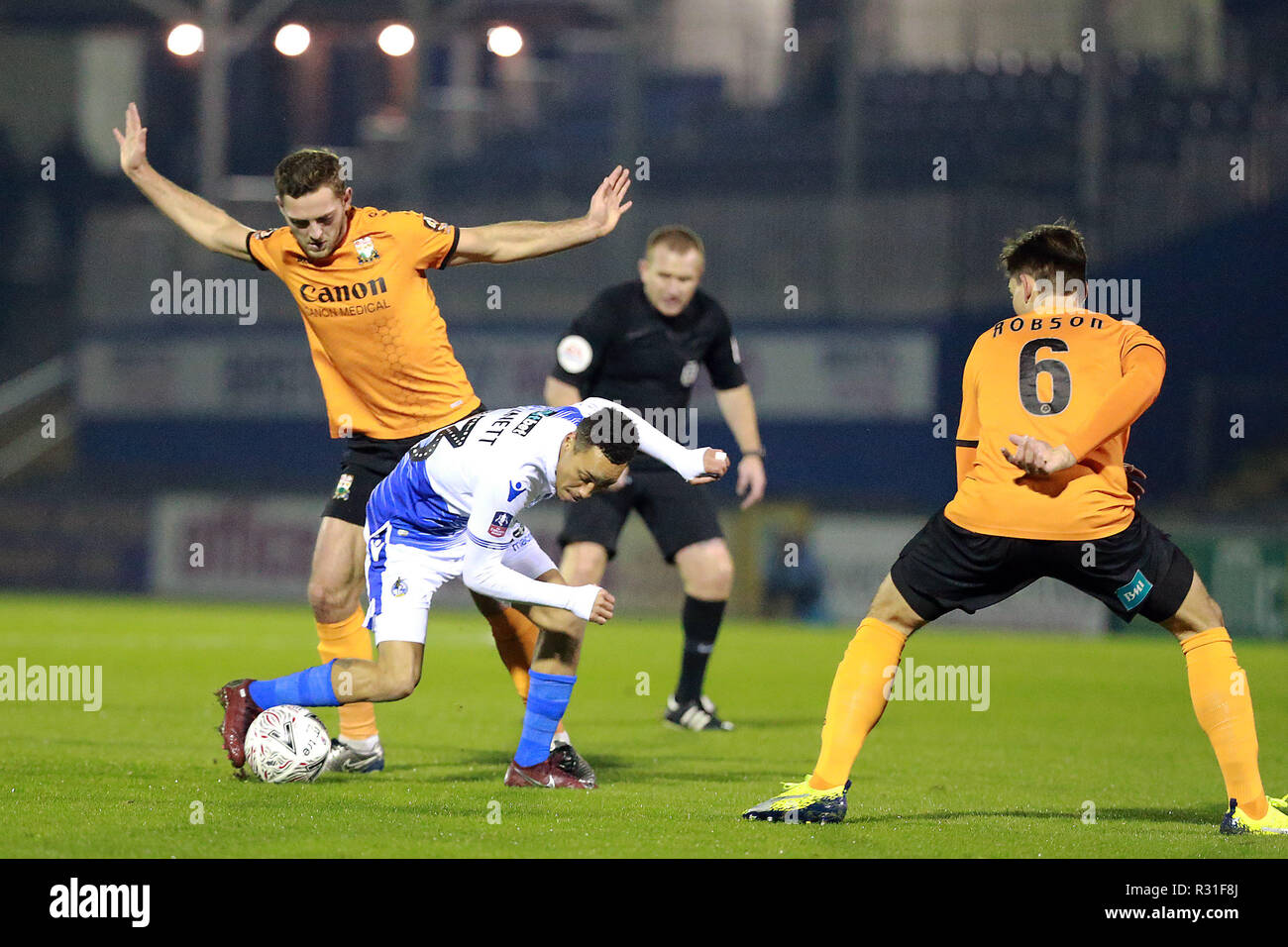 Bristol, UK. Nov 2018 21. Kyle Bennett von Bristol Rovers während der Der FA Cup Runde 1 replay Übereinstimmung zwischen Bristol Rovers und Barnett im Memorial Stadium, Bristol, England am 21. November 2018. Foto von Dave Peters. Nur die redaktionelle Nutzung, eine Lizenz für die gewerbliche Nutzung erforderlich. Keine Verwendung in Wetten, Spiele oder einer einzelnen Verein/Liga/player Publikationen. Credit: UK Sport Pics Ltd/Alamy leben Nachrichten Stockfoto