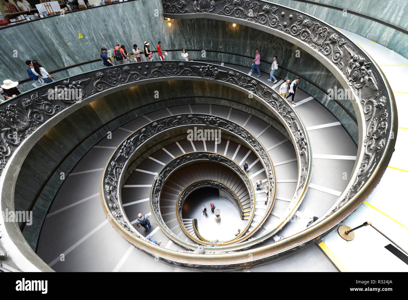 Die bramante Treppe in den Vatikanischen Museen. Stockfoto