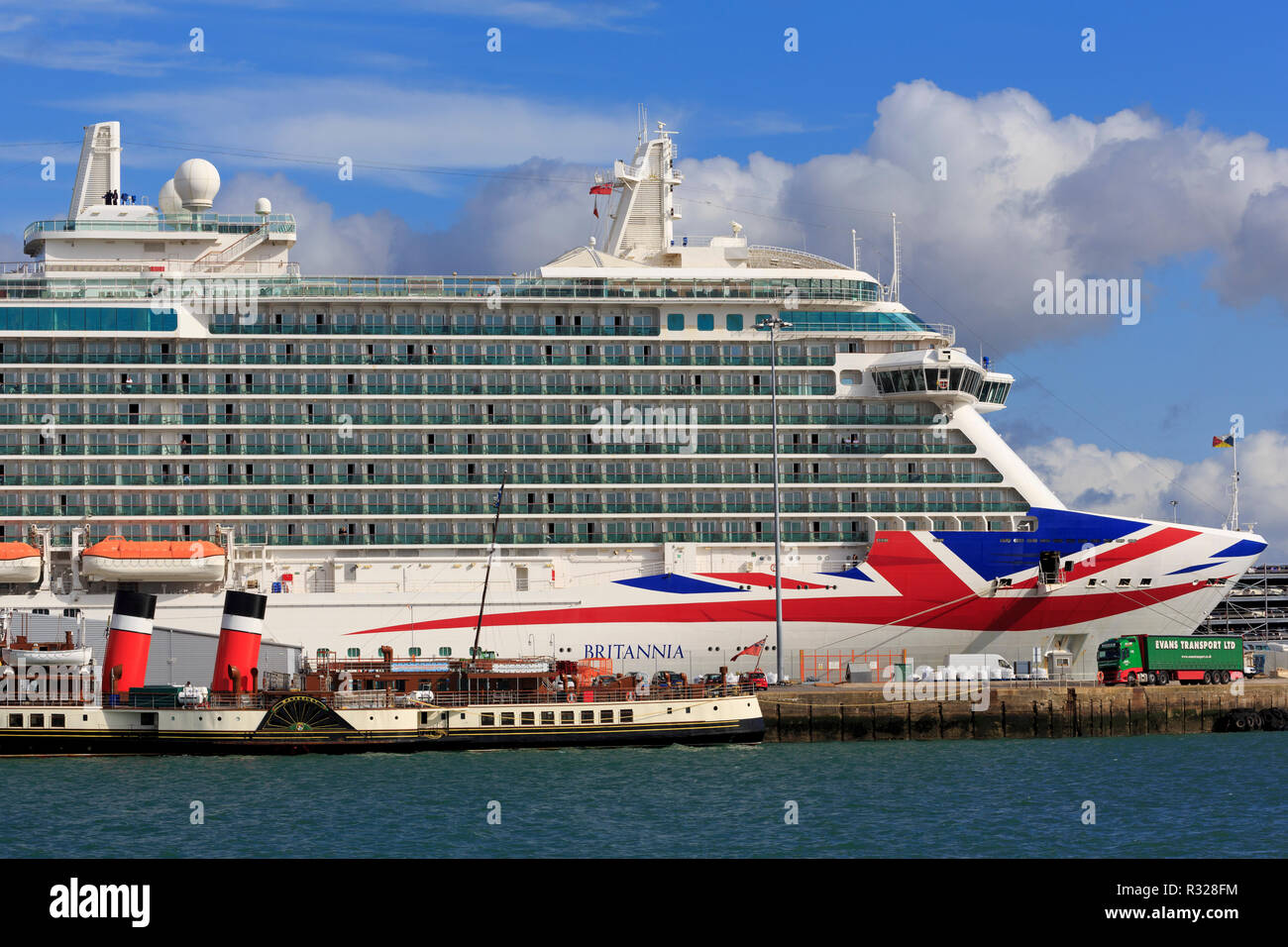 Kreuzfahrtschiff Britannia, Southampton, Hampshire, England, Vereinigtes Königreich Stockfoto