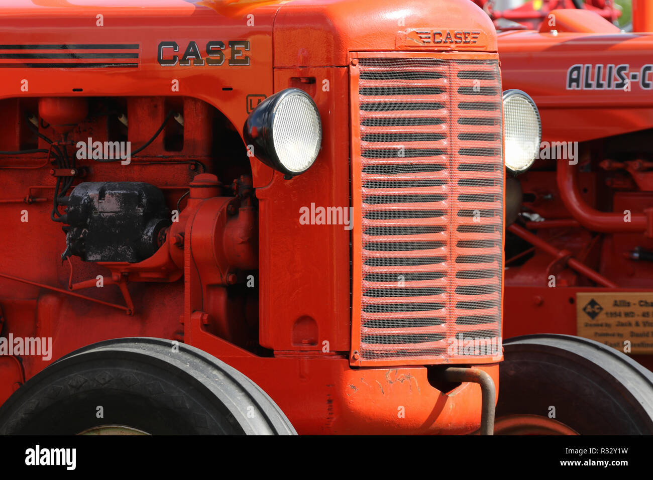 Traktor - 1948 Case Modell LA Logo und Motor. Canfield Fair. Mahoning County Fair. Canfield, Youngstown, Ohio, USA. Stockfoto