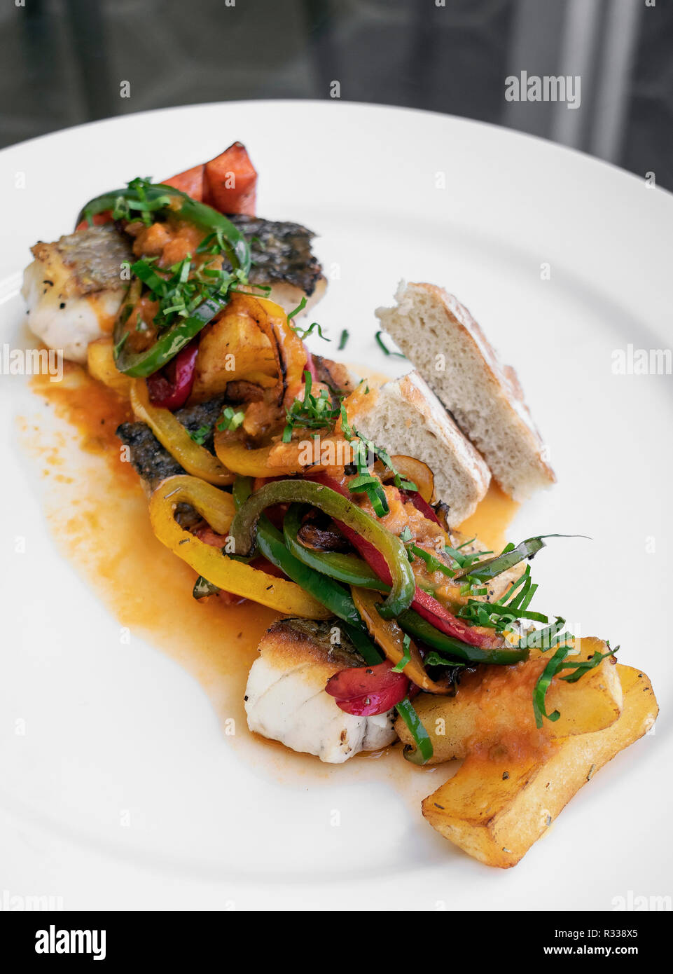 Portugal food caldeirada fish stew -Fotos und -Bildmaterial in hoher ... Portugal food caldeirada fish stew -Fotos und -Bildmaterial in hoher ...