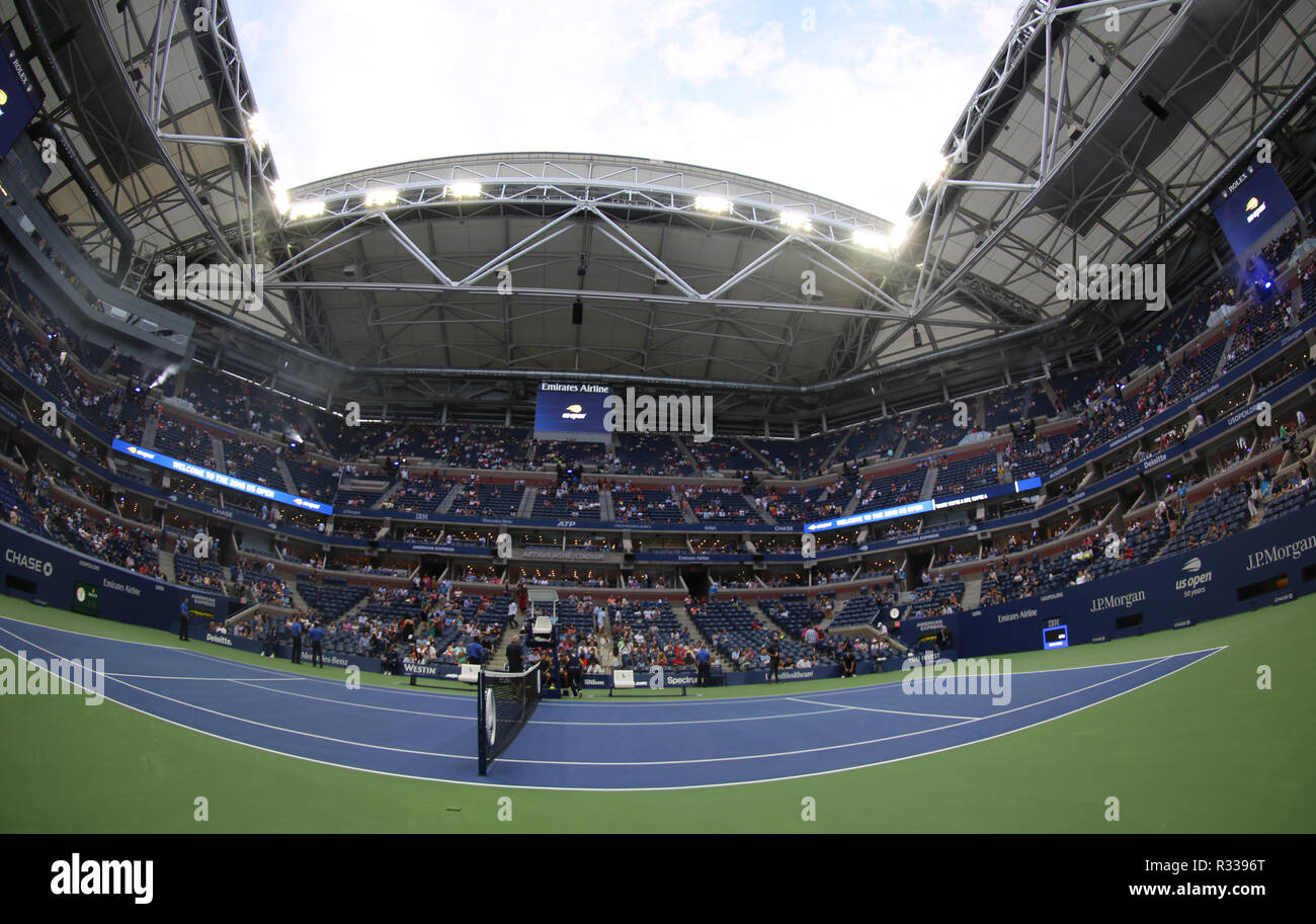 Arthur Ashe Stadium an der Billie Jean King National Tennis Center bei uns Turnier 2018 in New York öffnen Stockfoto