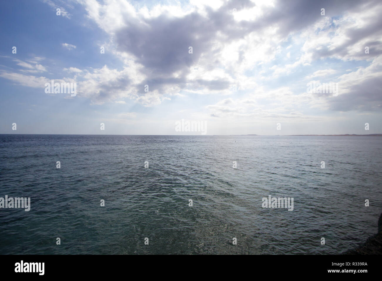 El-Shaikh Sharm, Ägypten - November 2, 2018: - Foto für das Rote Meer in der ägyptischen Stadt Scharm el-Scheich, die Wasser und Wolken. Stockfoto