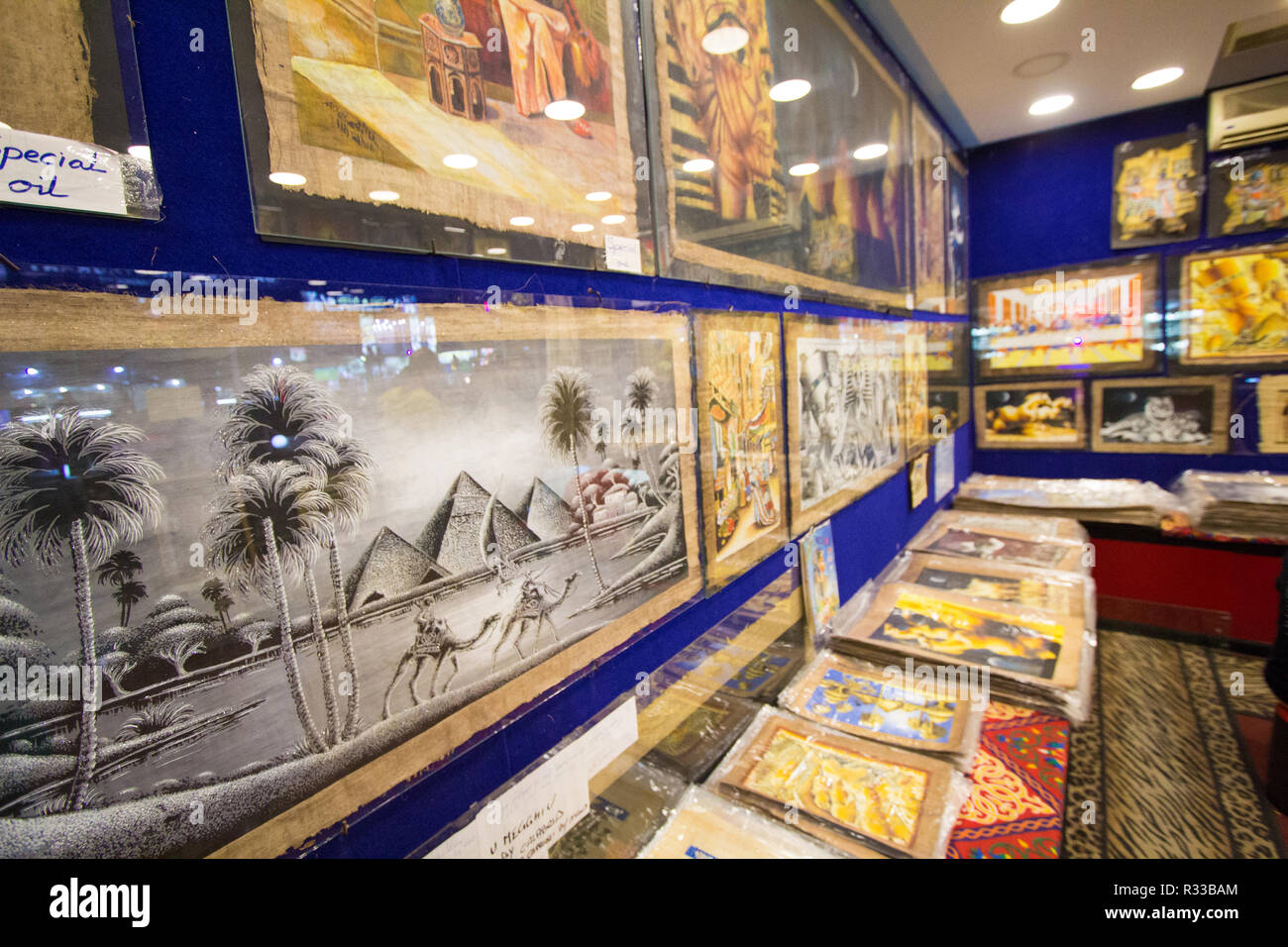 El-Shaikh Sharm, Ägypten - November 2, 2018: - Foto für die pharaonischen Gemälde shop In der ägyptischen Stadt Scharm el-Scheich, seine zeigt einige Ägyptische painti Stockfoto