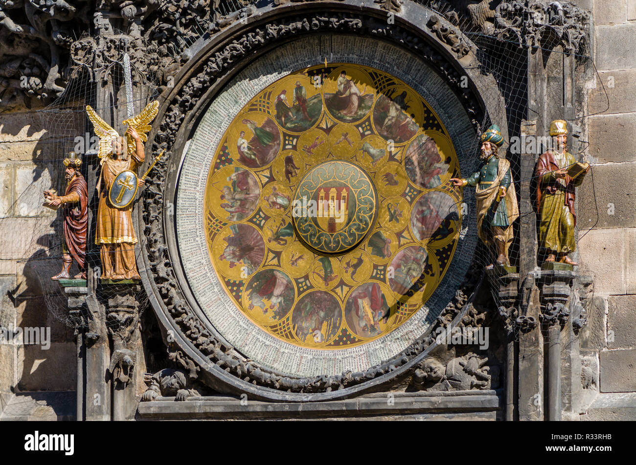 "Prazsky orloj", die astronomische Uhr der Prager Rathaus, erbaut im Jahr 1410 wurde durch das Königliche Uhrmacher Mikulas von Kadan Stockfoto