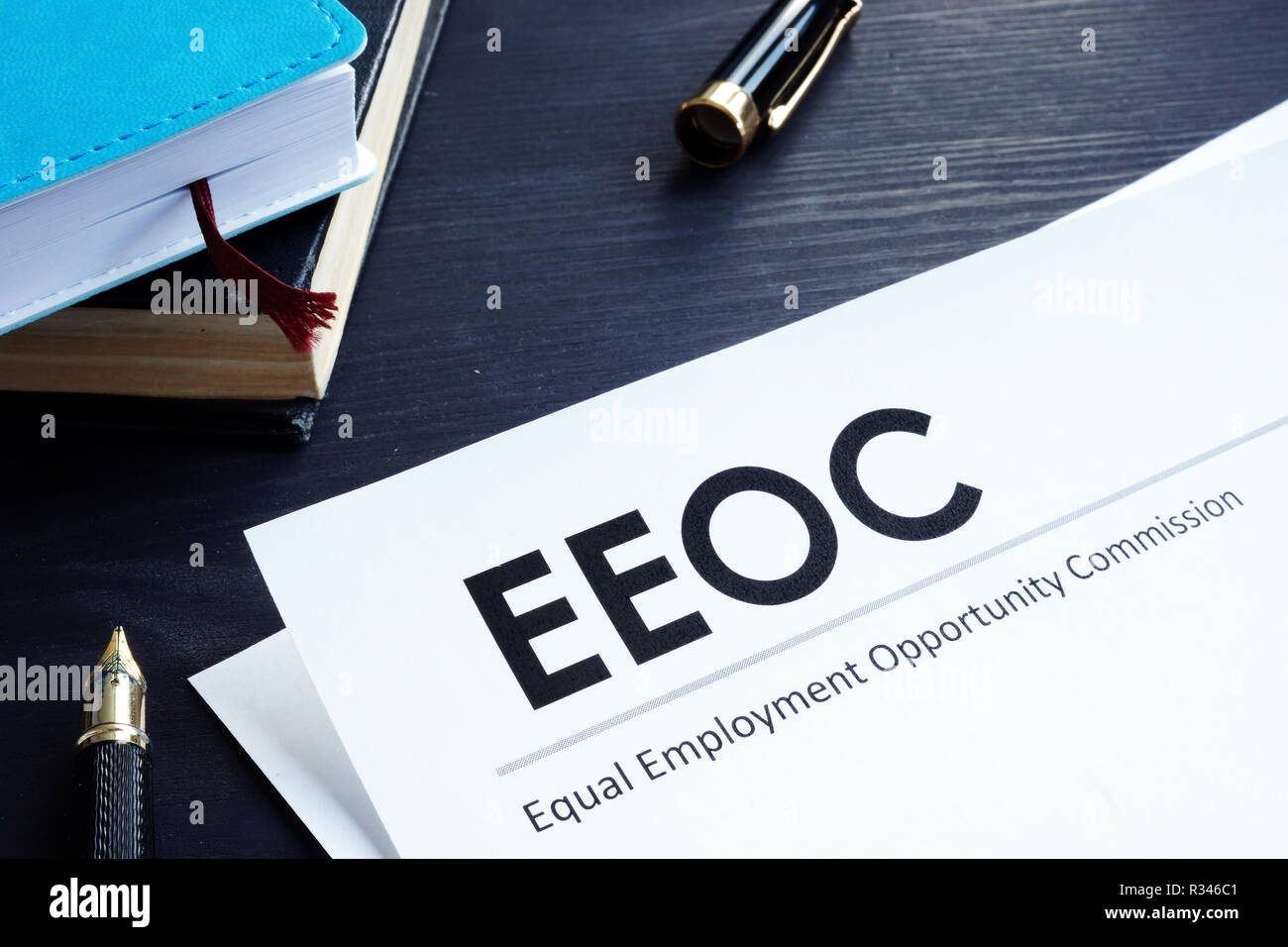 Equal Employment Opportunity Commission EEOC Dokument und Pen in einer  Tabelle Stockfotografie - Alamy