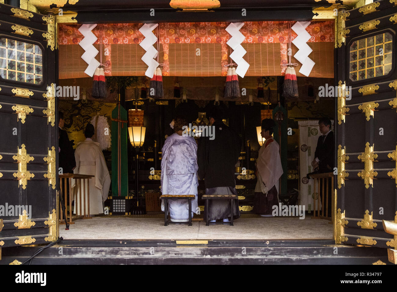 Eine japanische Hochzeit Zeremonie am Toshogu in Nikko, Japan. Stockfoto
