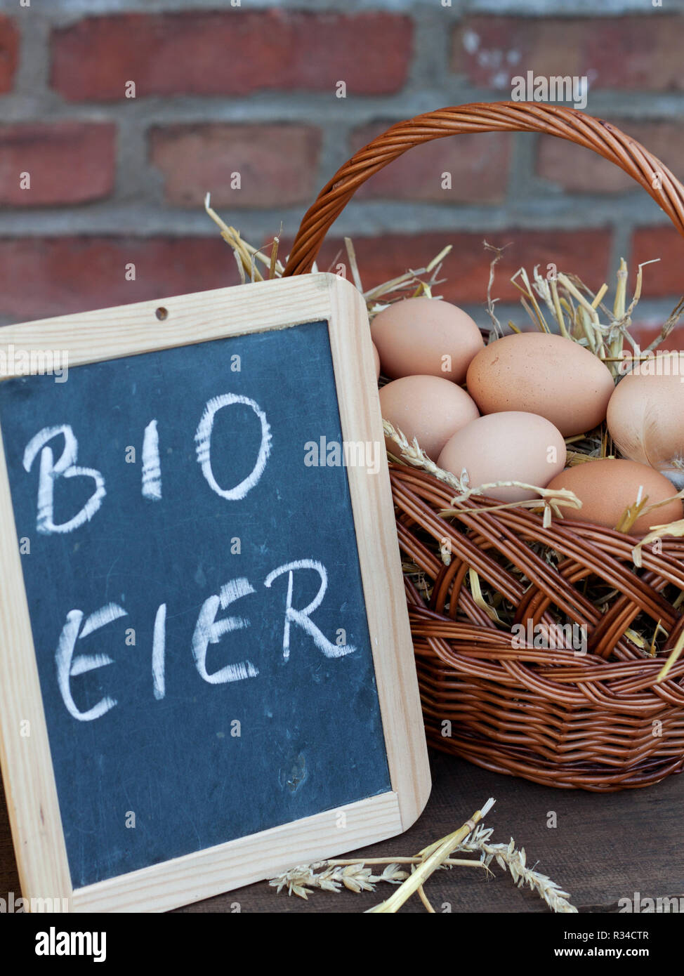 Frische Eier vom Bauernhof Stockfoto