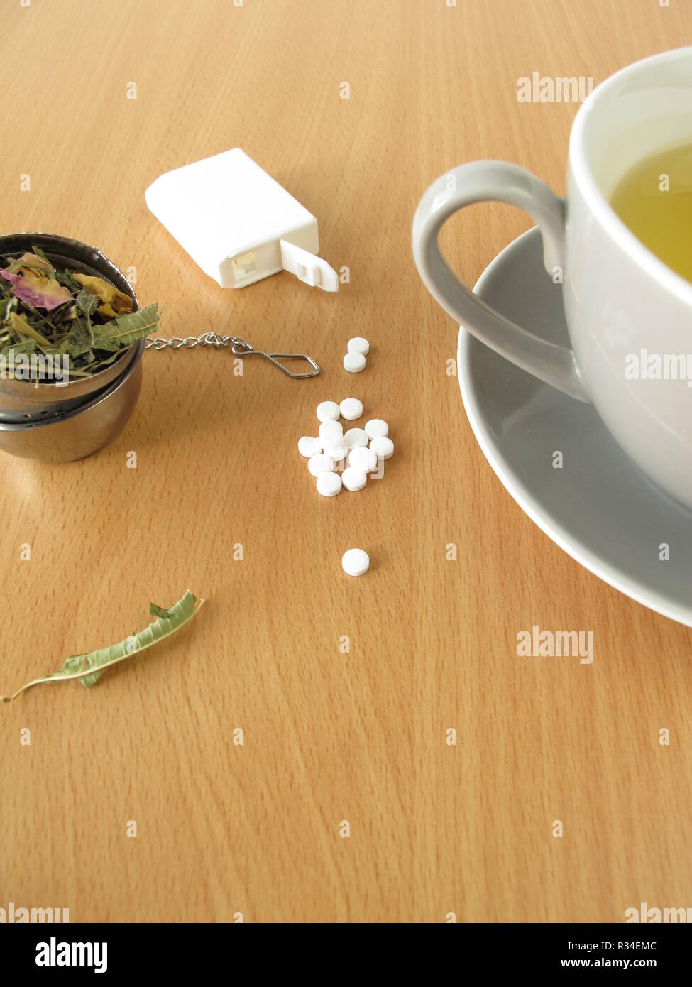 Kaffee mit Süßstoff Tabletten Stockfotografie - Alamy