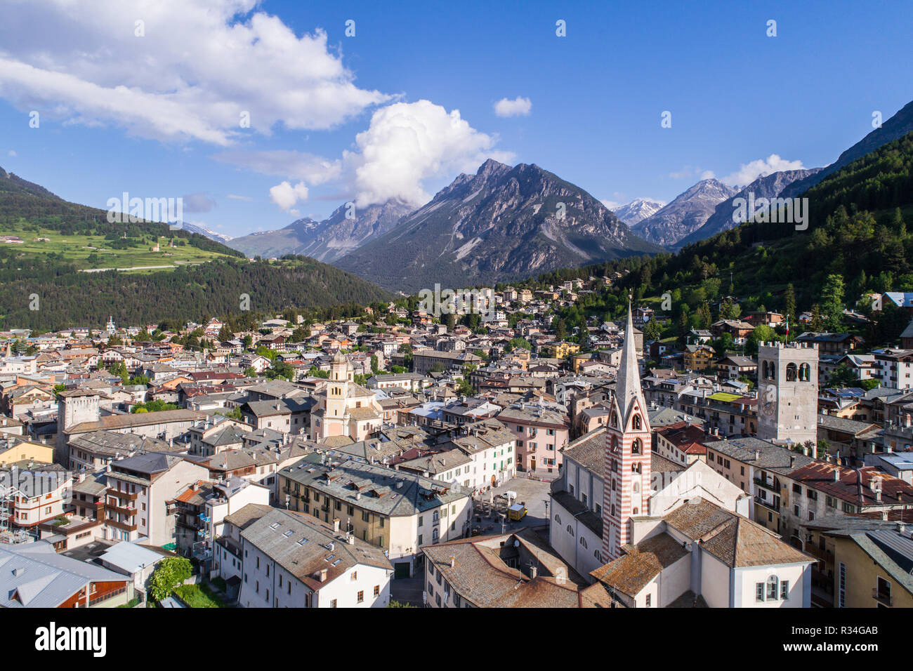 Dorf von Bormio, Valtellina. Wichtig für einen Skiurlaub in den italienischen Alpen Stockfoto