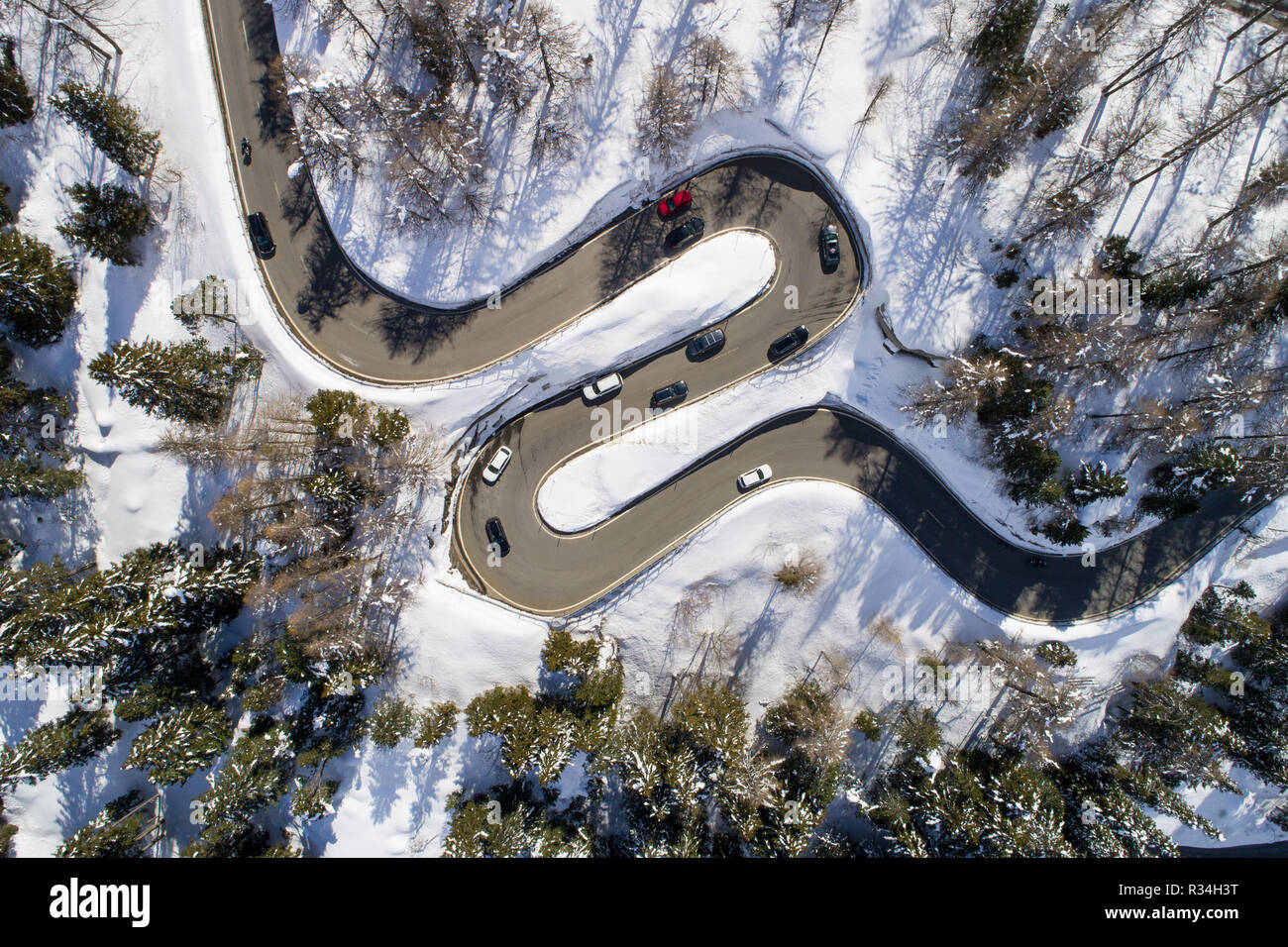 Mountain Road, Malojapass (Valchiavenna - Engadin). Luftbild mit Drone Stockfoto