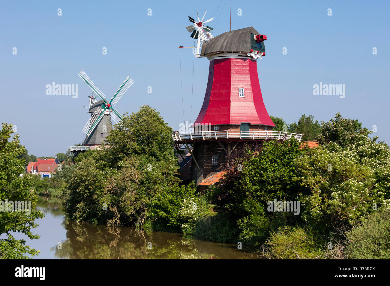 Windmühle, Greetsiel, Krummhörn, Ostfriesland, Niedersachsen, Deutschland, Europa Stockfoto