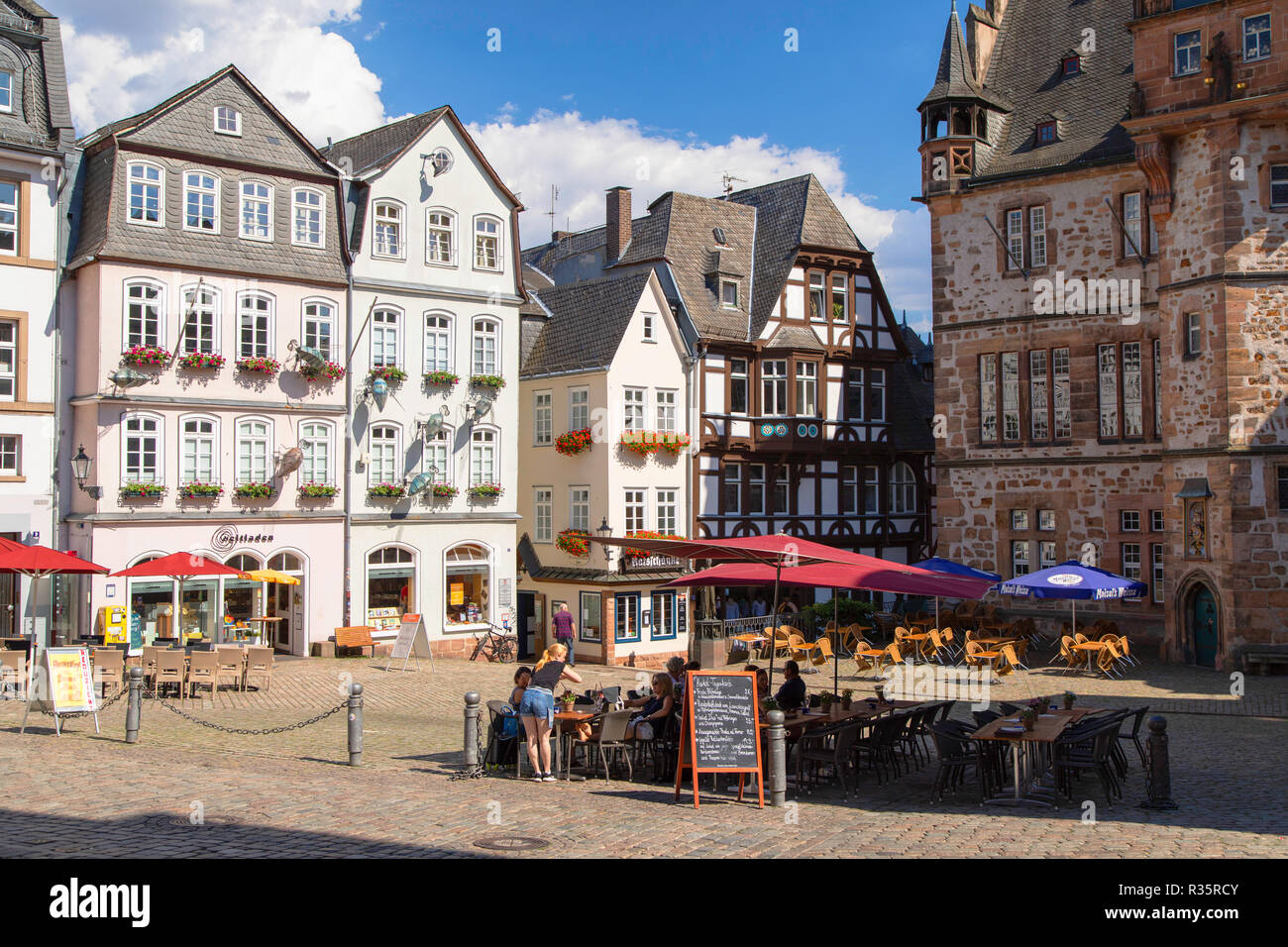 Marktplatz mit rathaus in marburg Fotos und Bildmaterial in hoher
