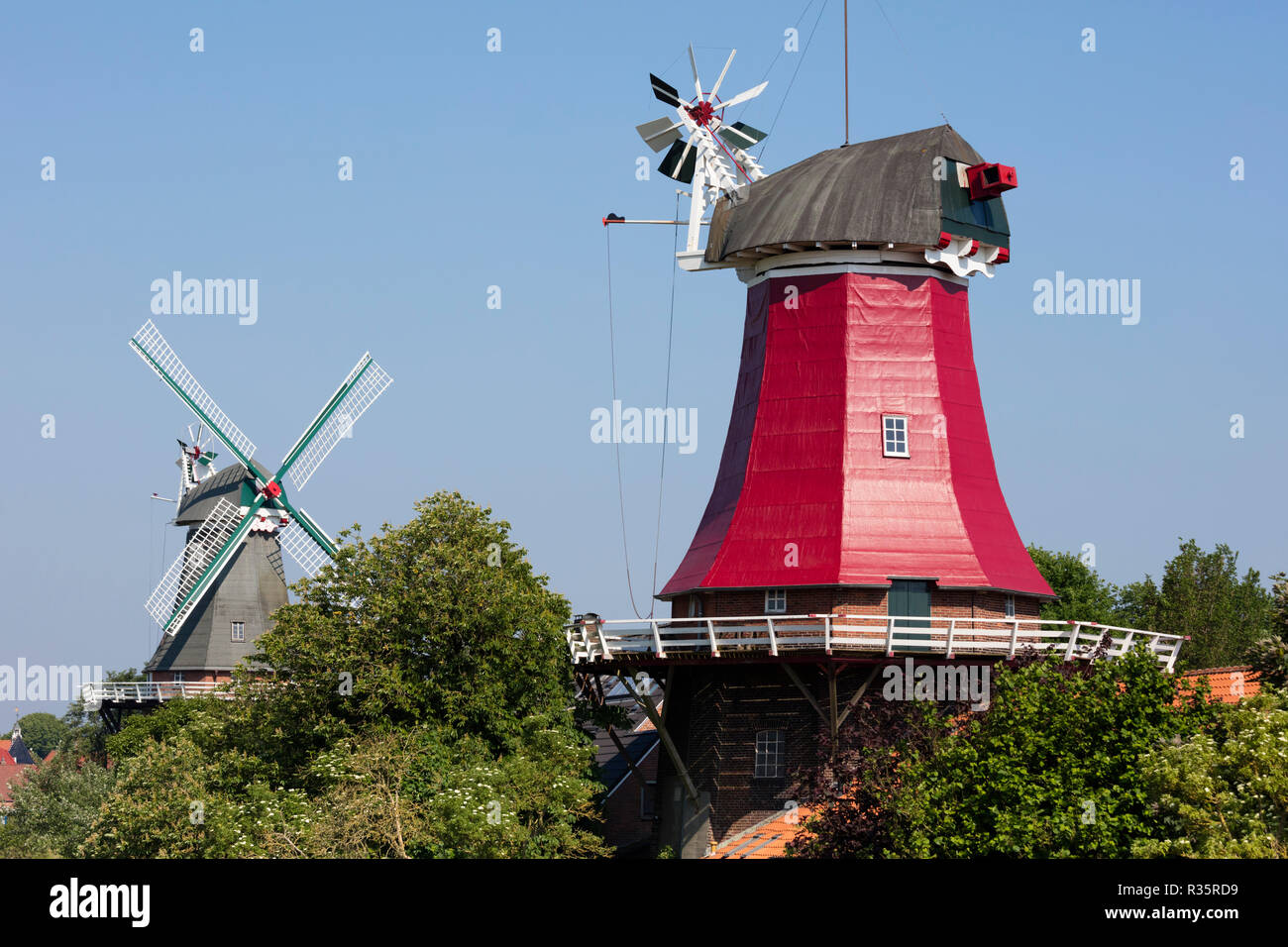 Windmühle, Greetsiel, Krummhörn, Ostfriesland, Niedersachsen, Deutschland, Europa Stockfoto