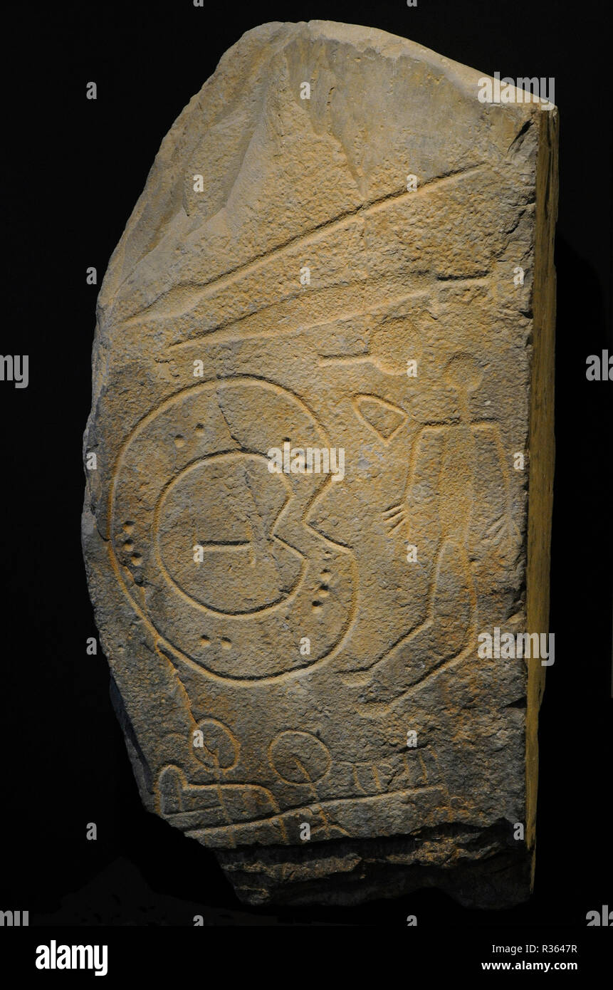 Stele eines Kriegers. 1000-850 v. Chr.. Späte Bronzezeit. Schiefer. Von Solana (Cabañas del Castillo, Provinz Caceres, Extremadura). Nationalen Archäologischen Museum. Madrid. Spanien. Stockfoto