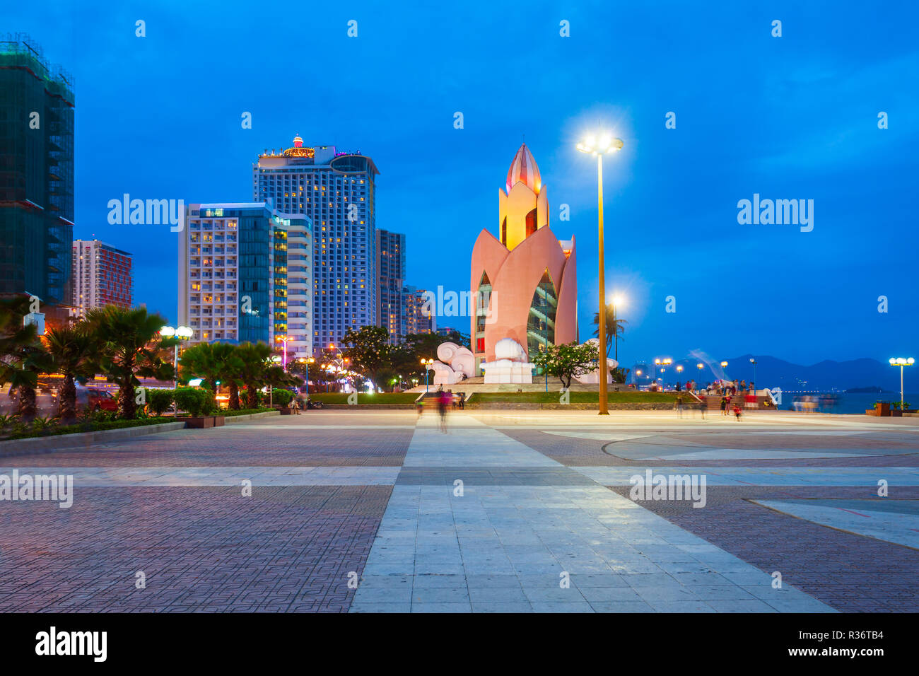 Nha Trang City Center urban skyline Blick bei Sonnenuntergang im Süden Vietnams Stockfoto
