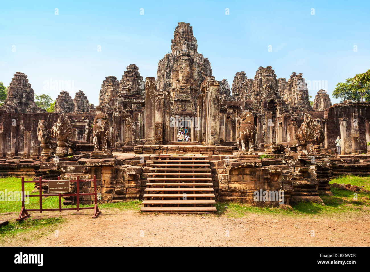 Bayon ist ein bekannter Khmer Tempel in Angkor in Kambodscha Stockfoto