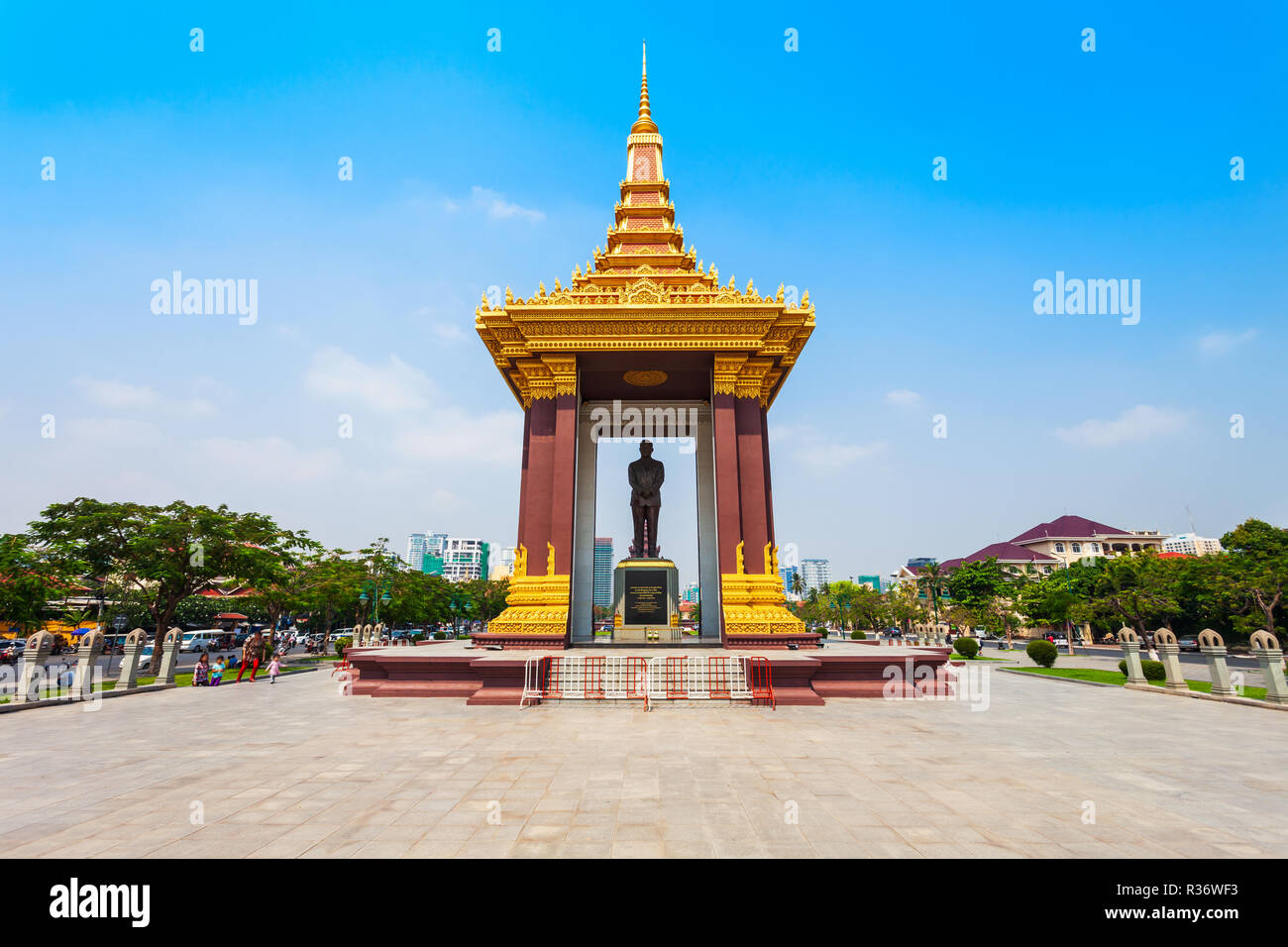Die Statue von König Norodom Sihanouk Vater ist in Phnom Penh in Kambodscha entfernt Stockfoto