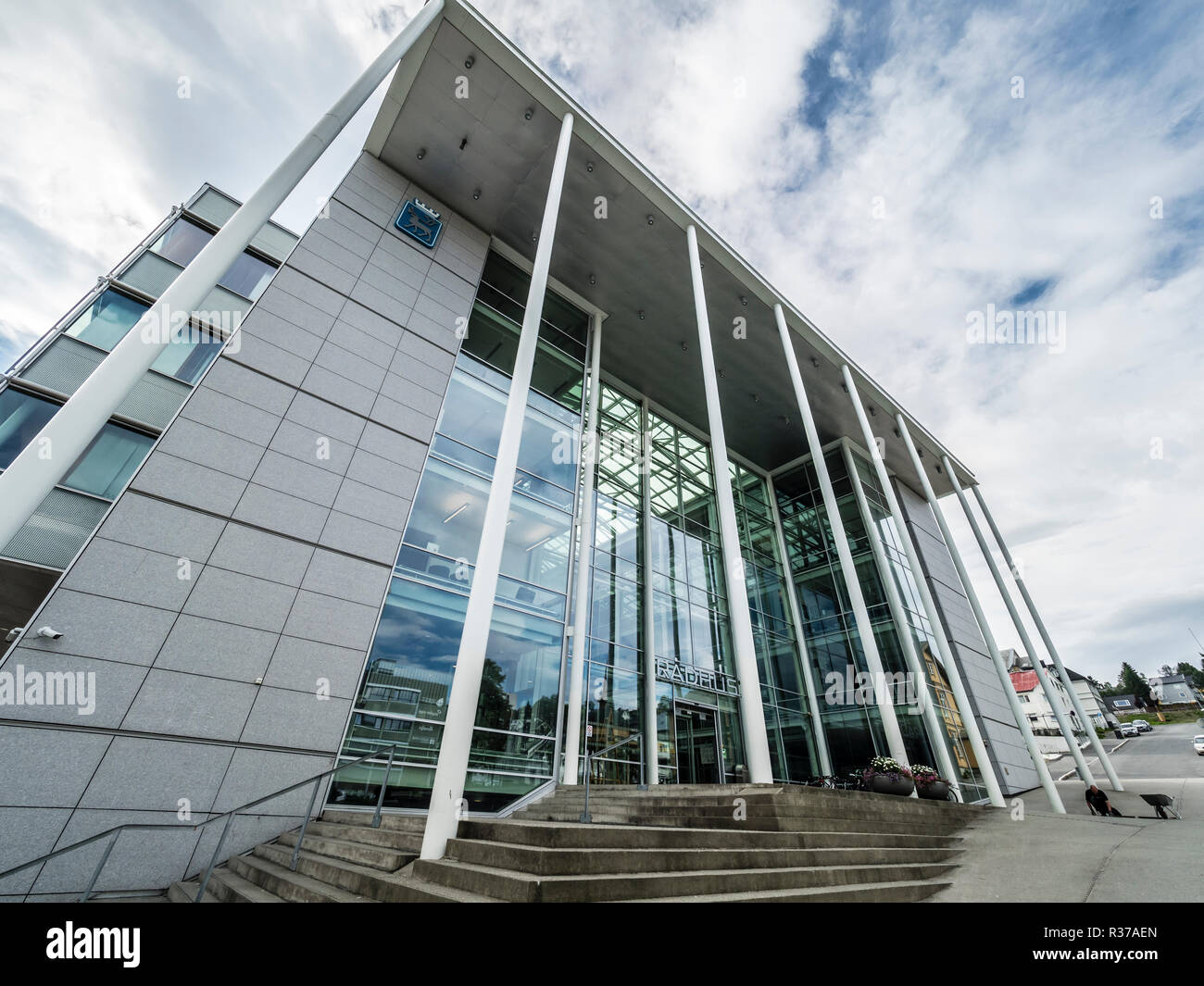Neues Rathaus, Radhus, Rathaus, moderne Architektur mit großer Glasfassade, Tromsö, Norwegen Stockfoto