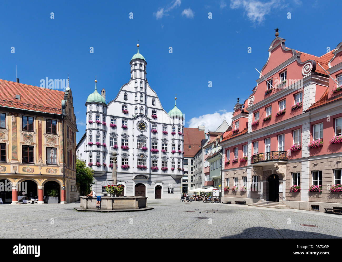 Memmingen Rathaus von 1589, Renaissance, rechts Haus der Großen Gilde, links Steuerhaus, Memmingen, Schwaben, Bayern, Deutschland Stockfoto