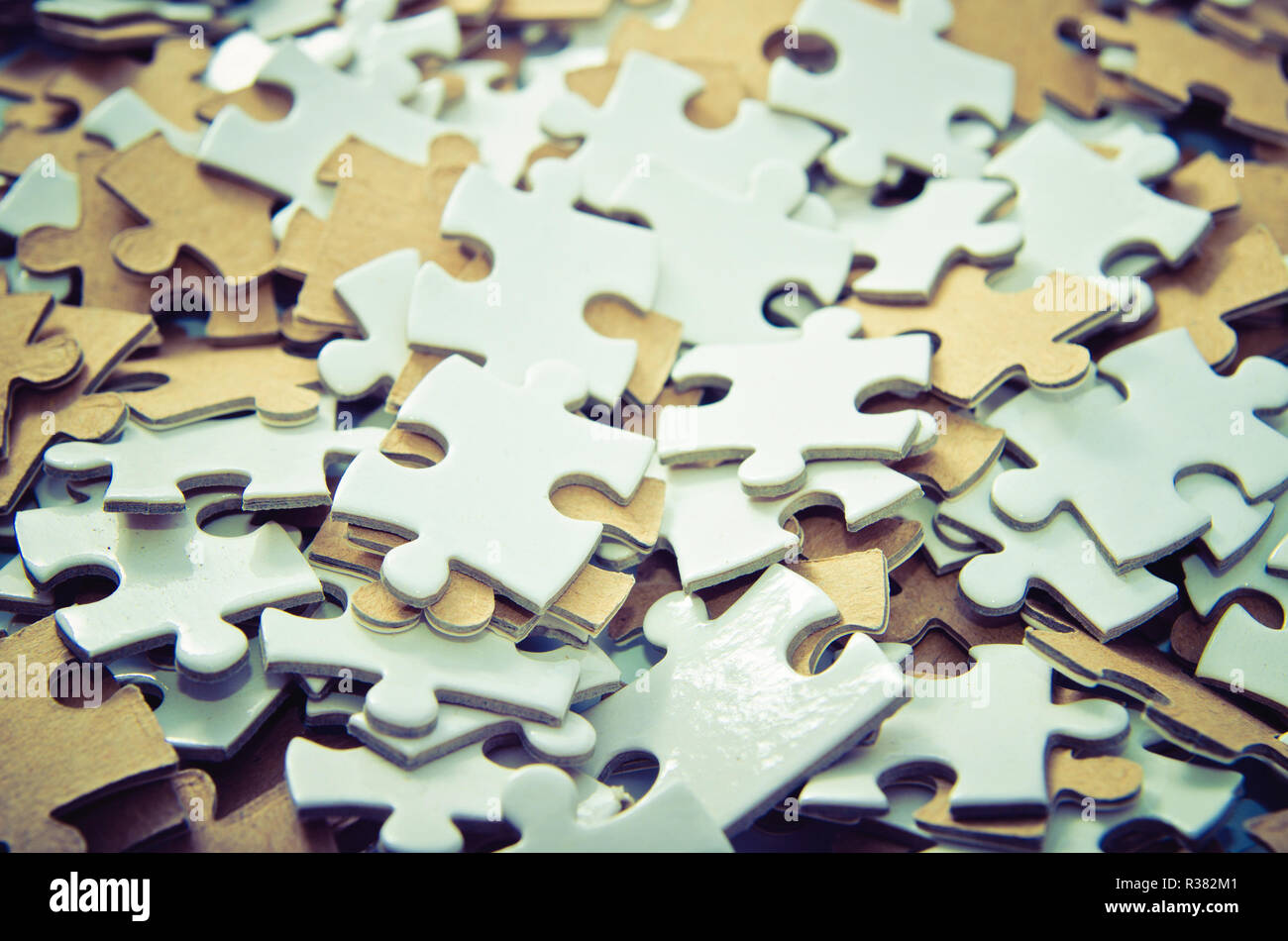 Puzzleteile als Hintergrund Stockfoto