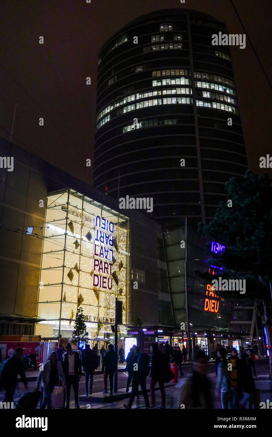 Part-Dieu Bezirk bei Nacht, Lyon, Frankreich Stockfoto